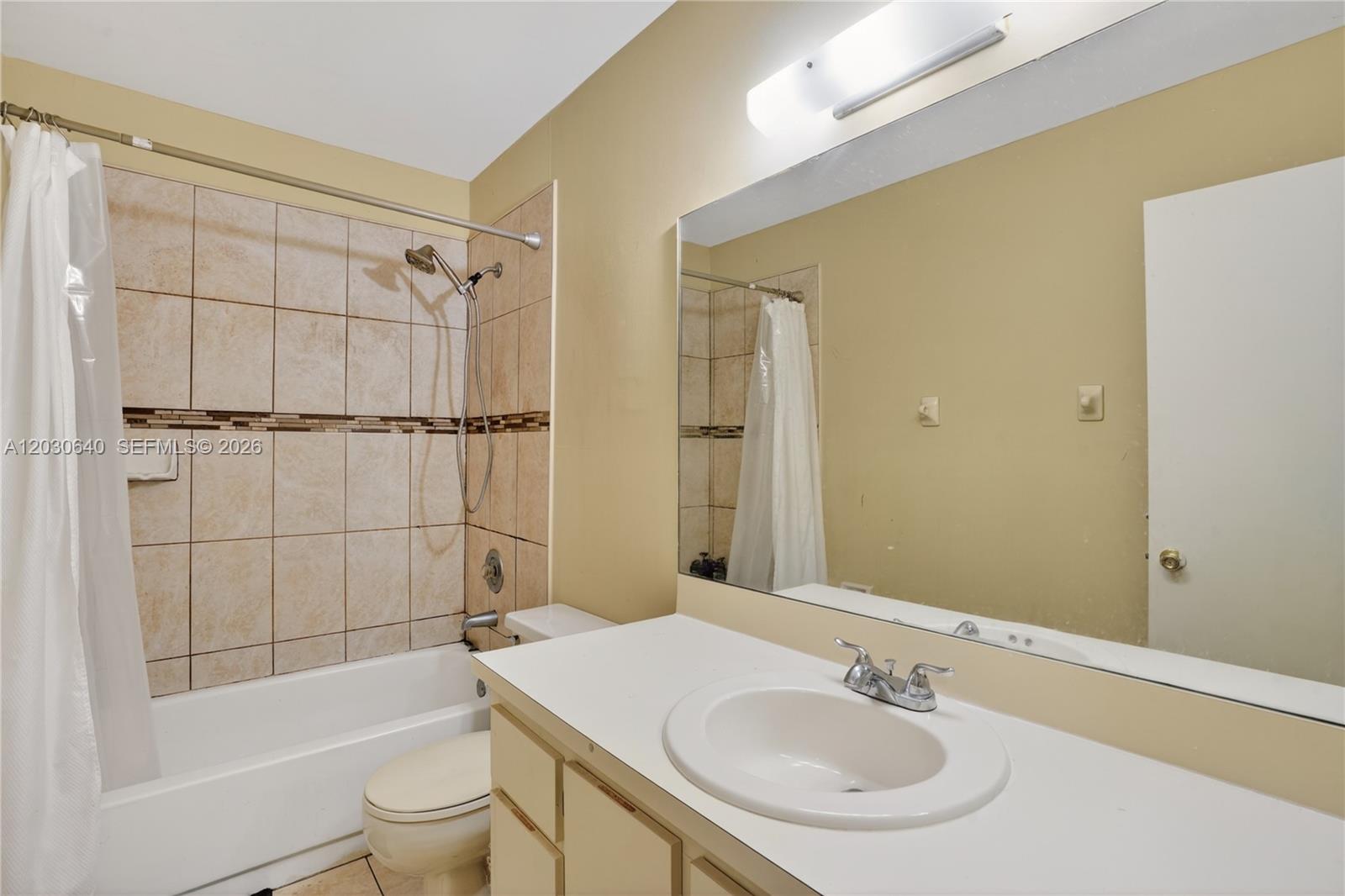 CAMELOT TWO CONDO - Residential