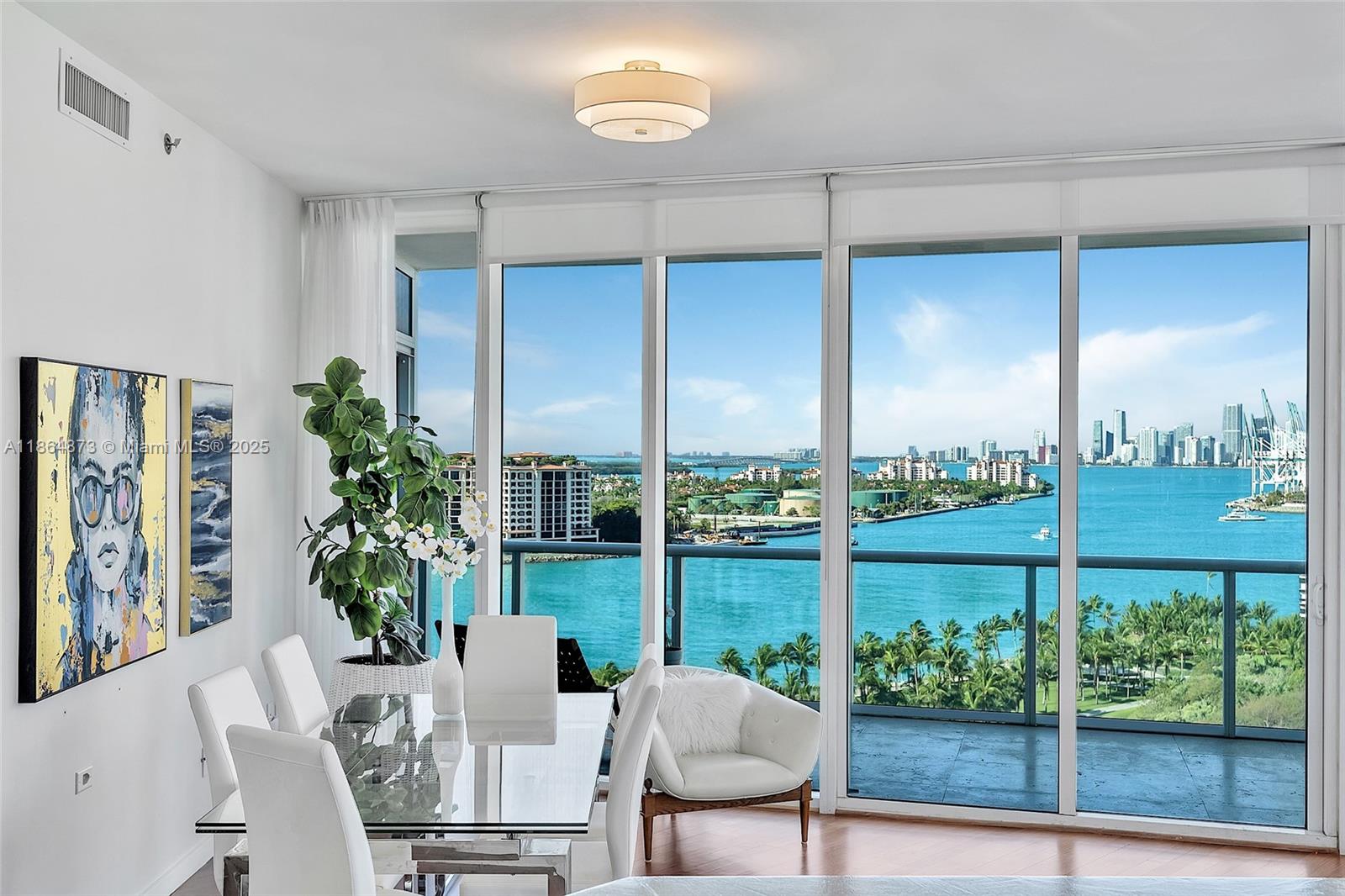 Continuum on South Beach - Residential
