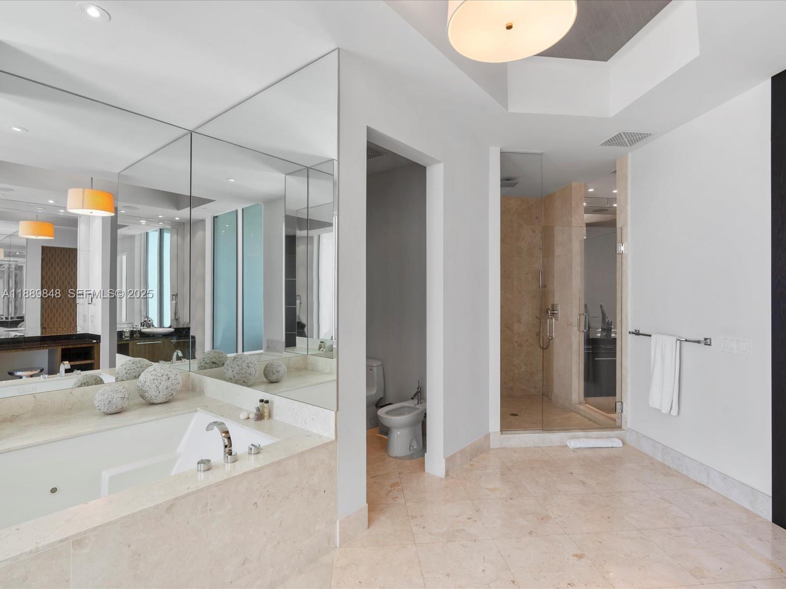 2711 HOLLYWOOD BEACH COND - Residential