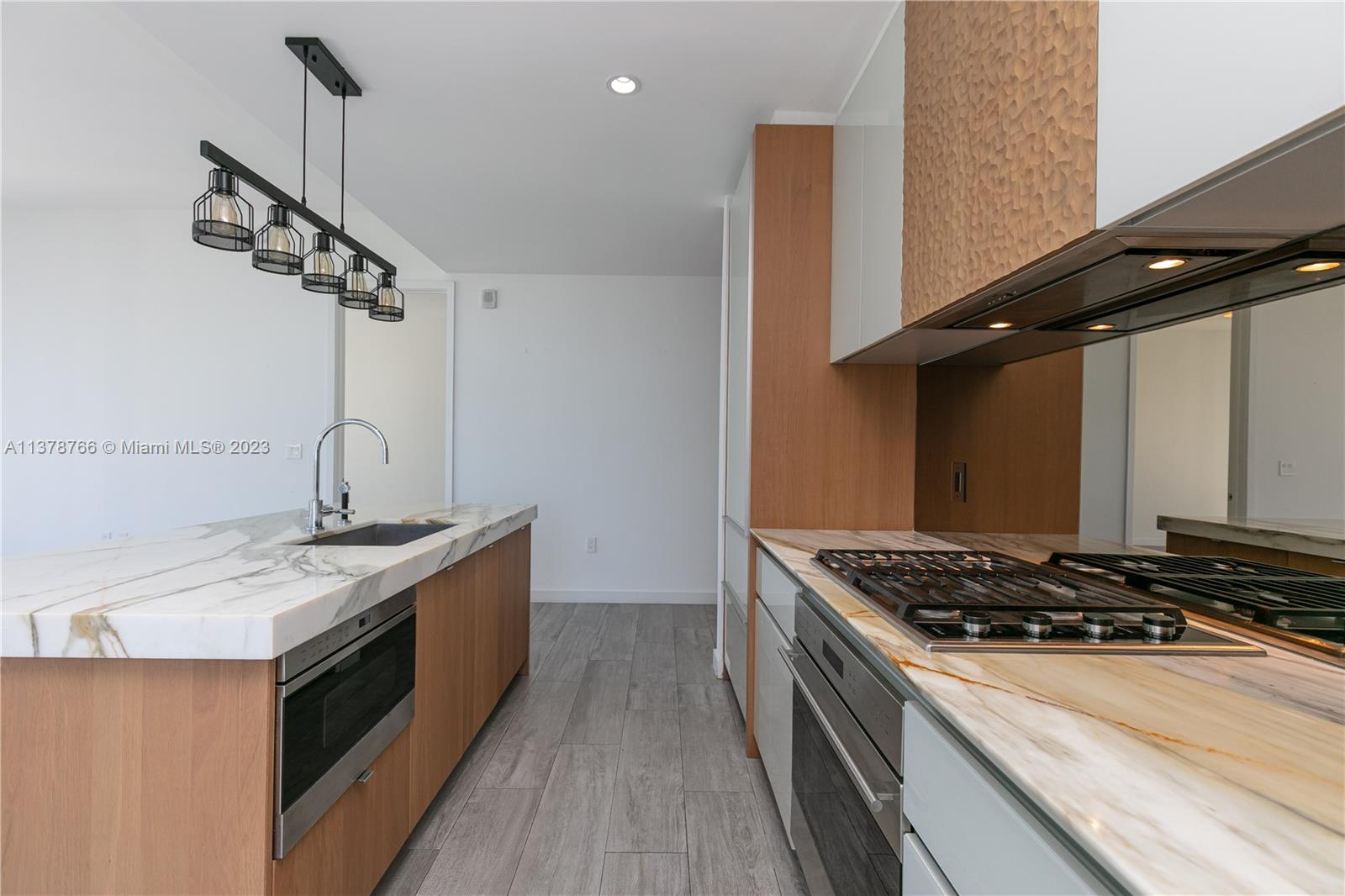 CLUB RESIDENCES AT PARK G - Residential