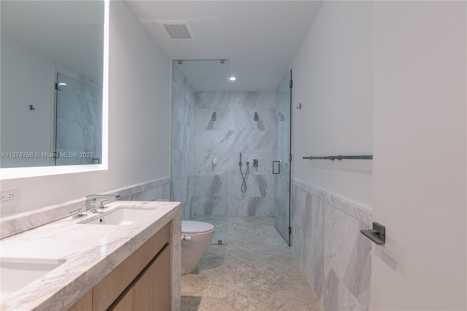 CLUB RESIDENCES AT PARK G - Residential