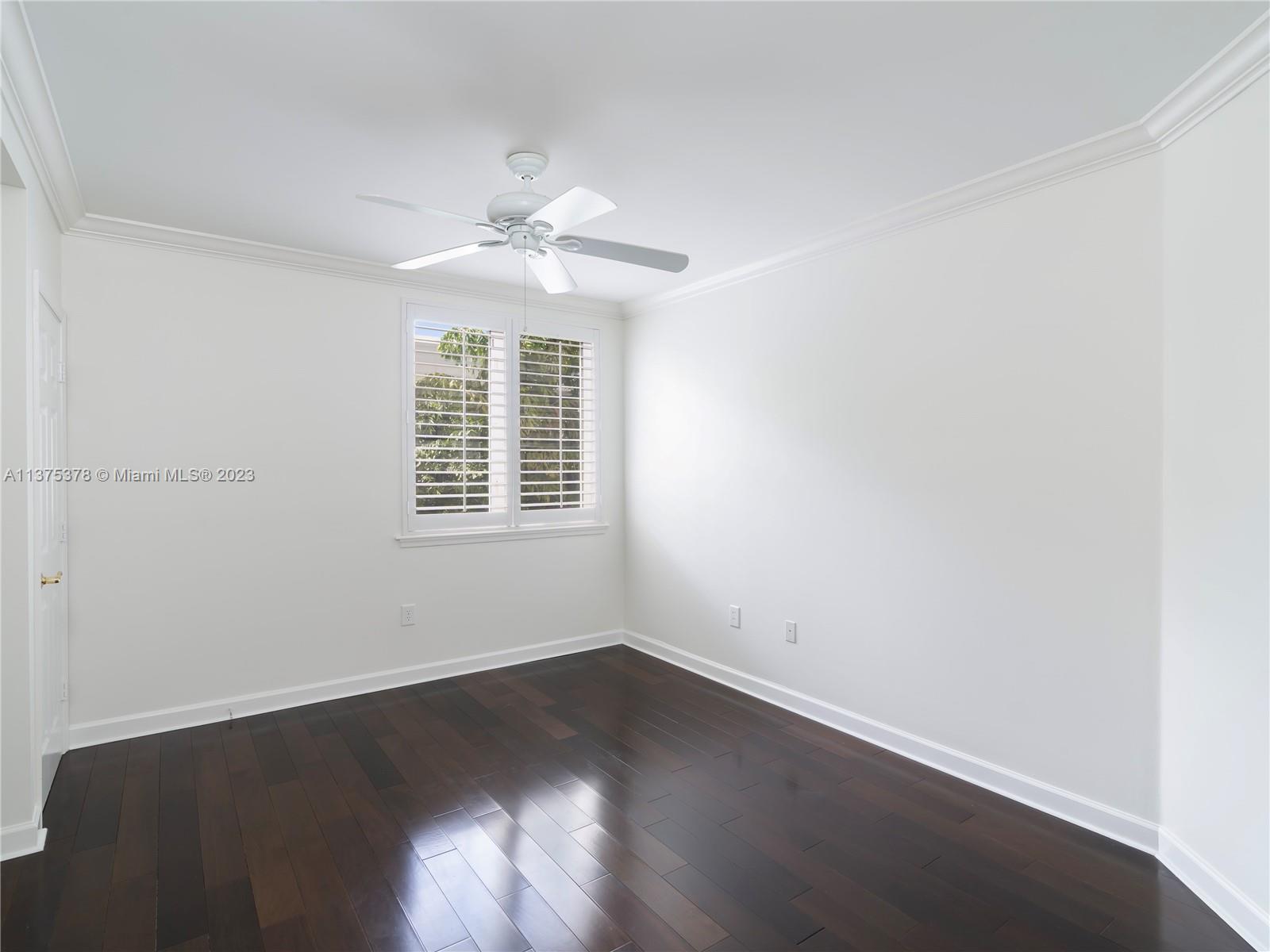 VISTA LAS OLAS CONDO - Residential