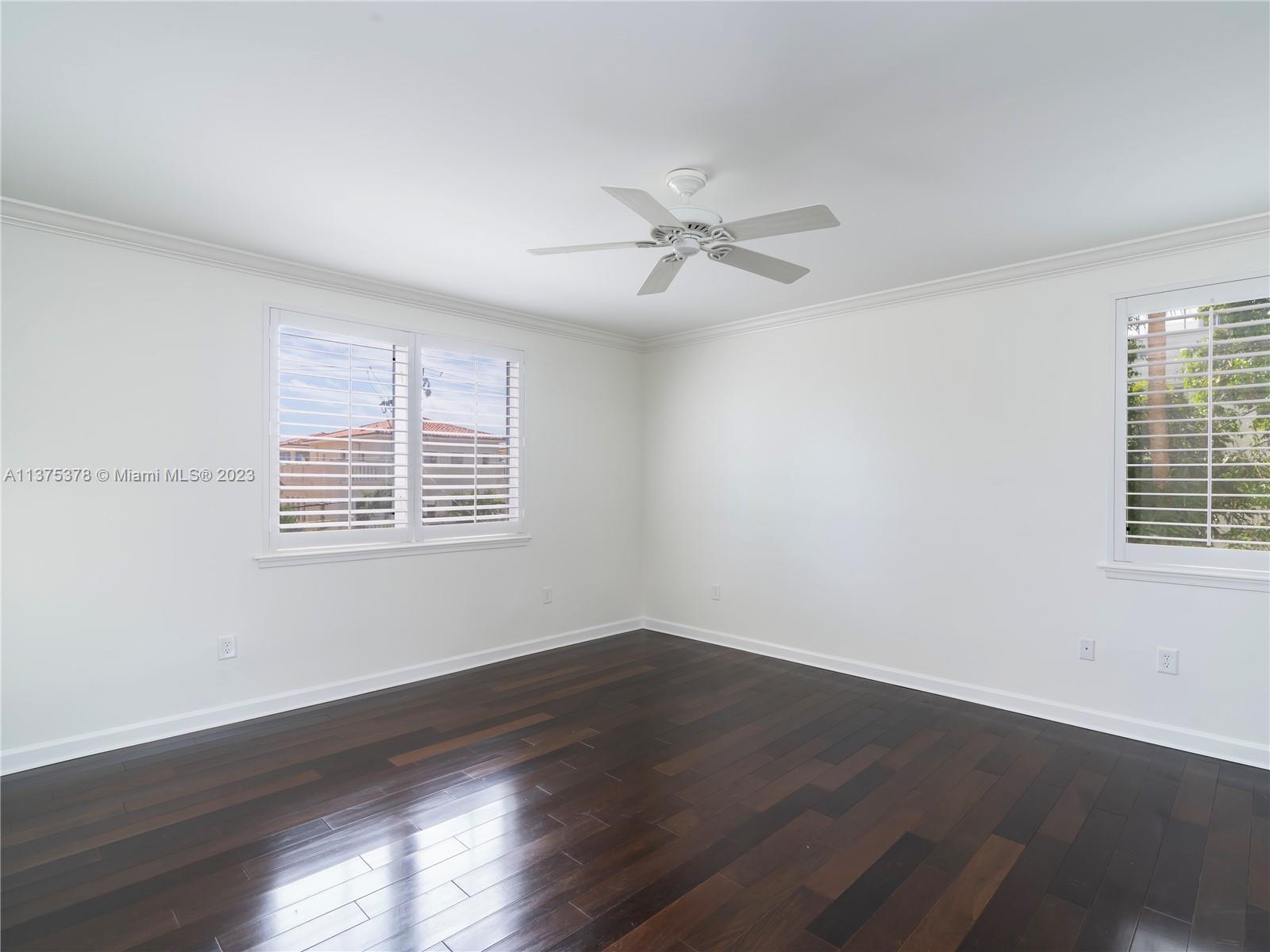 VISTA LAS OLAS CONDO - Residential