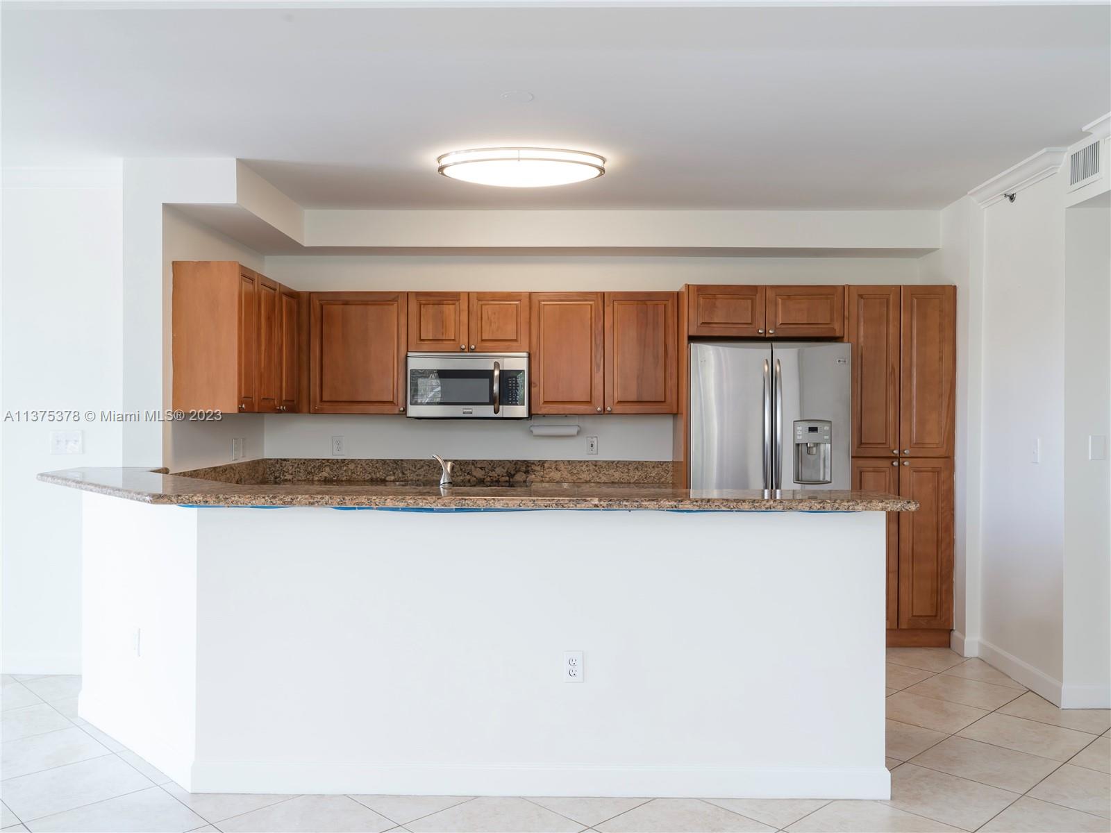 VISTA LAS OLAS CONDO - Residential
