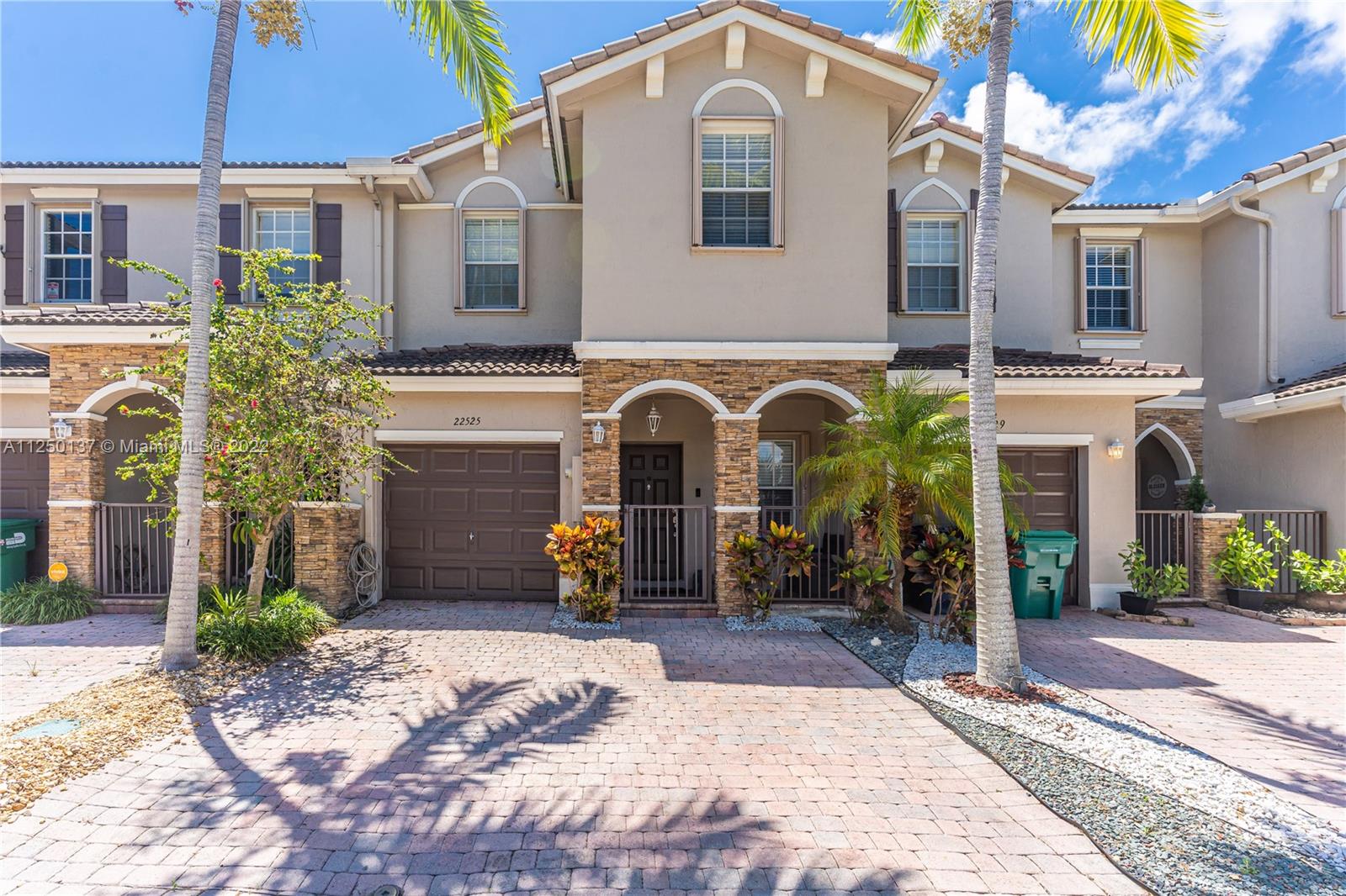 LAKES BY THE BAY GEE - Residential