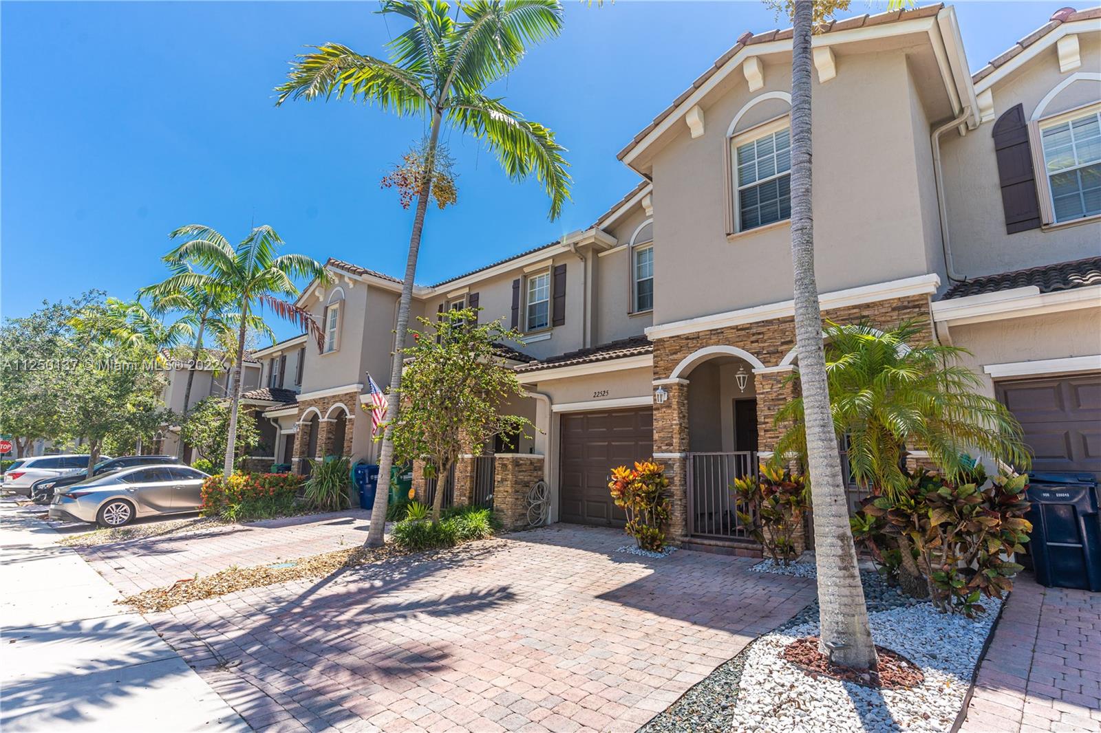 LAKES BY THE BAY GEE - Residential