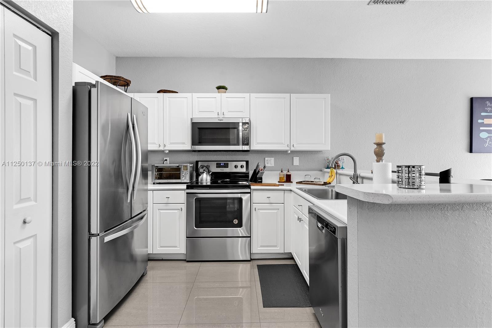 LAKES BY THE BAY GEE - Residential