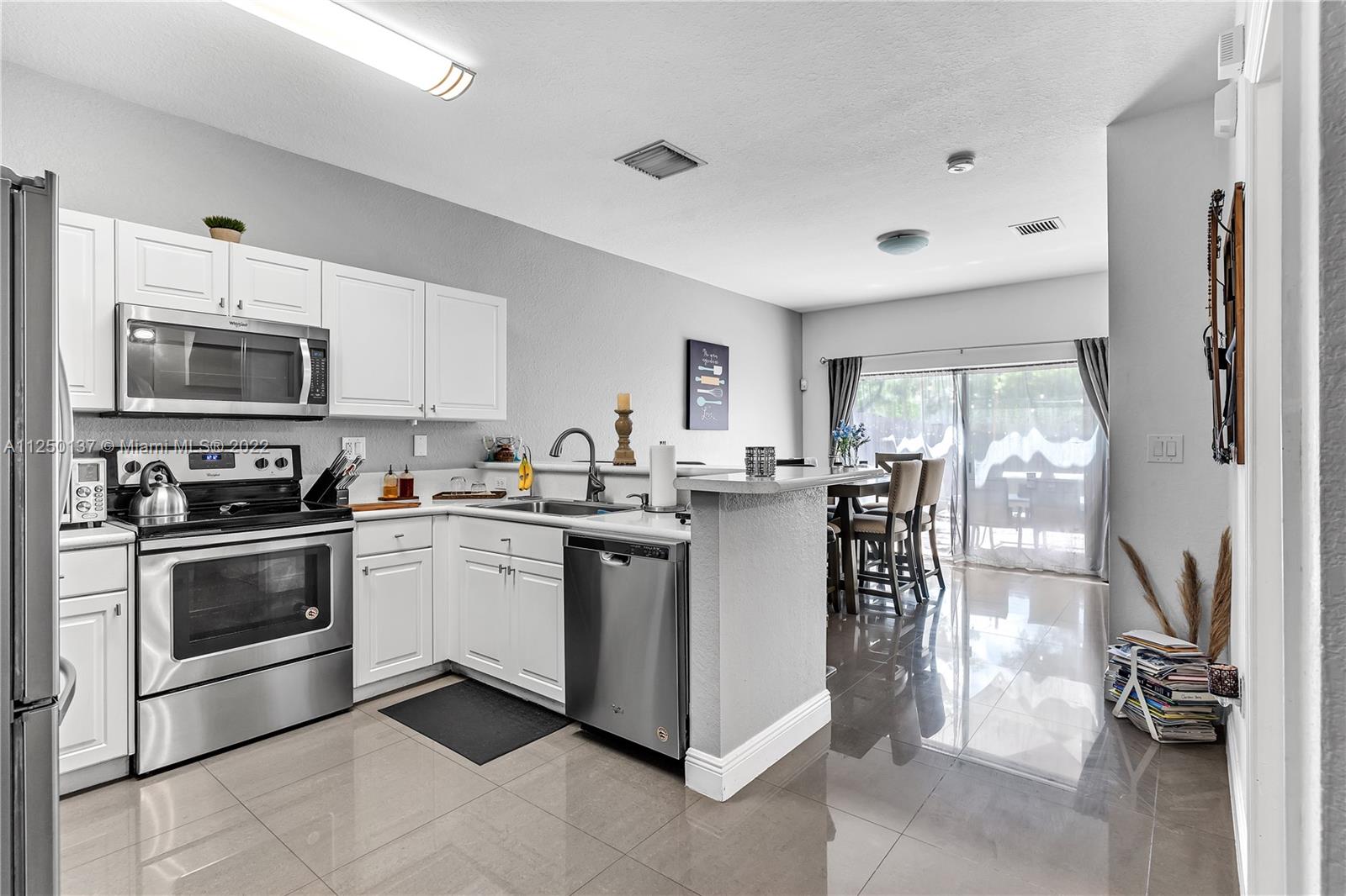 LAKES BY THE BAY GEE - Residential