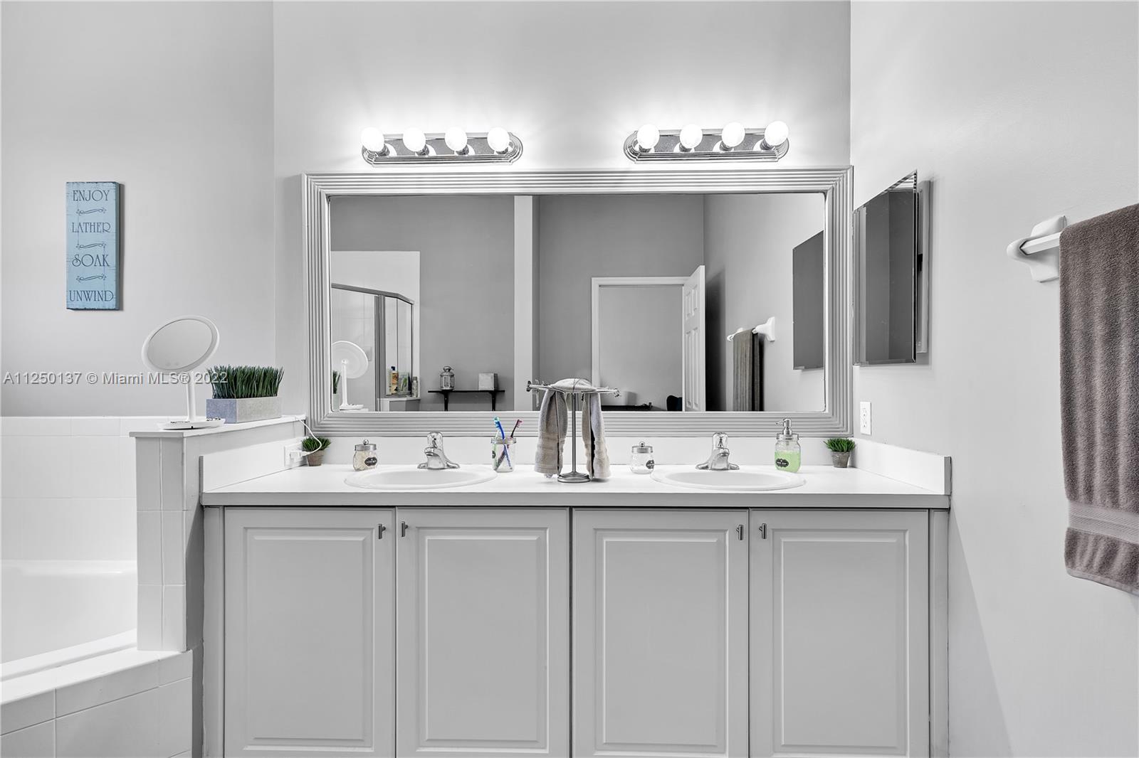 LAKES BY THE BAY GEE - Residential
