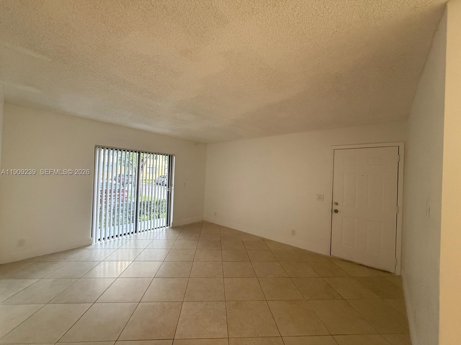 TIVOLI TRACE CONDO NO 9 - Residential
