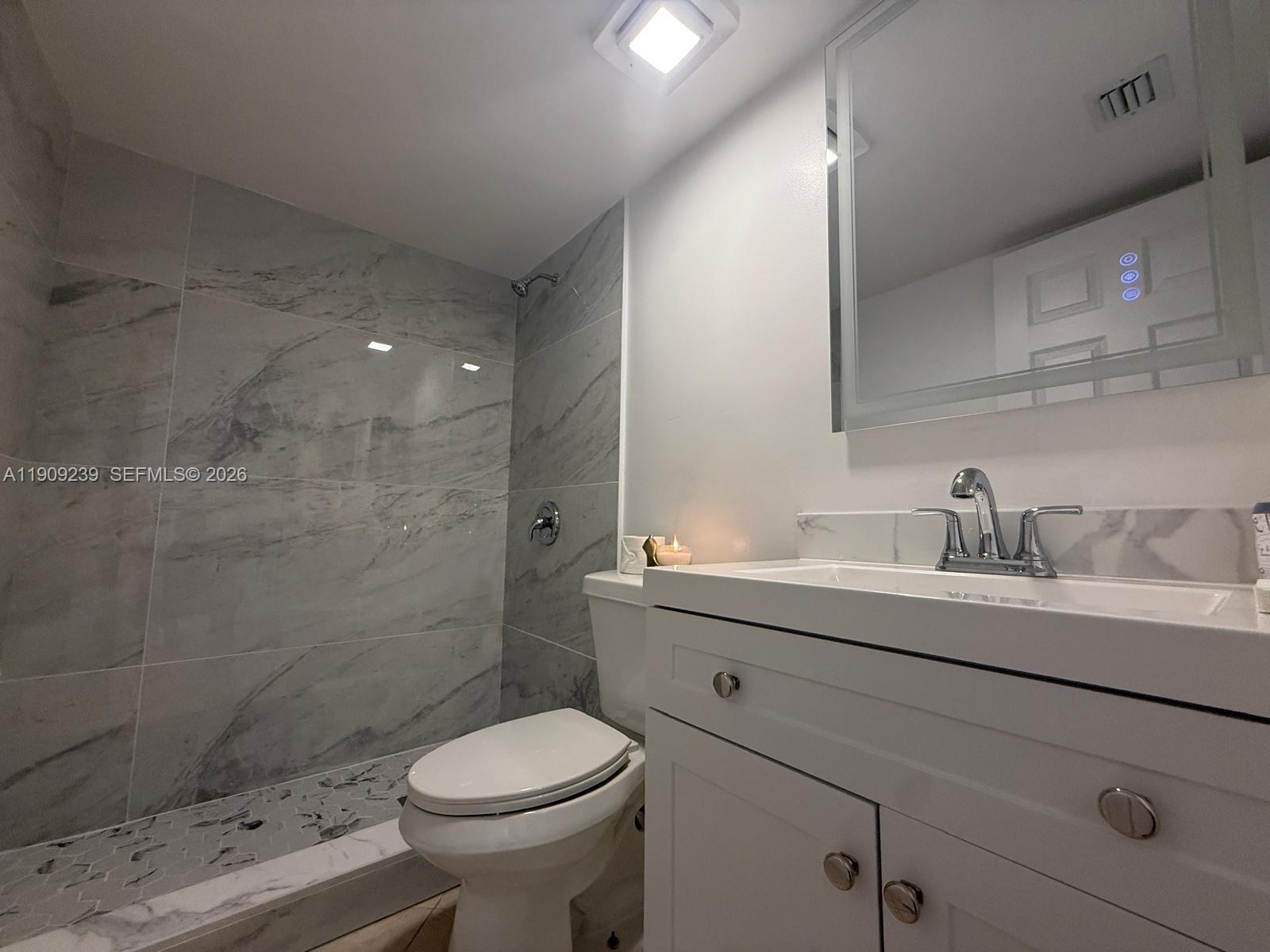 TIVOLI TRACE CONDO NO 9 - Residential