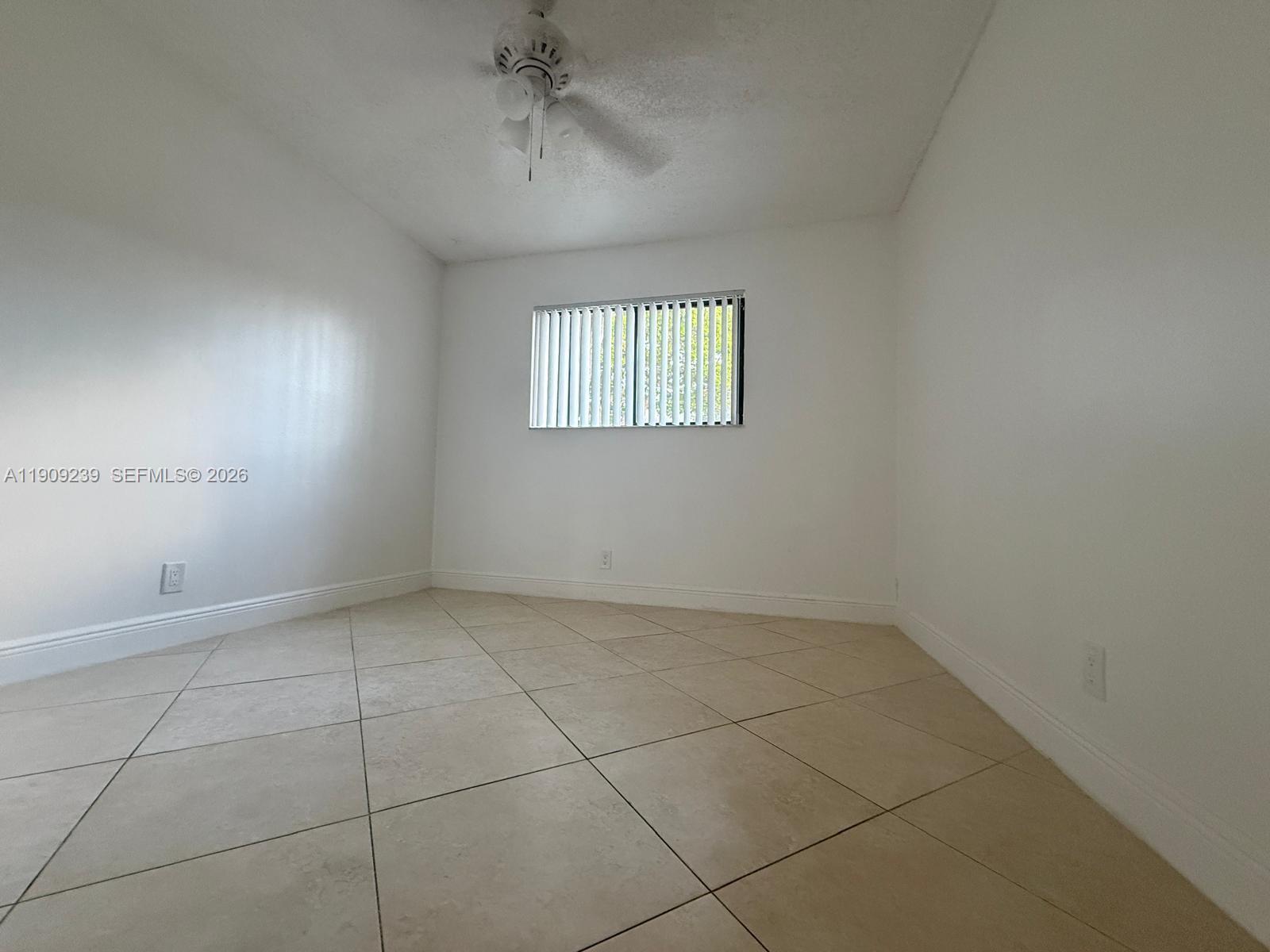 TIVOLI TRACE CONDO NO 9 - Residential