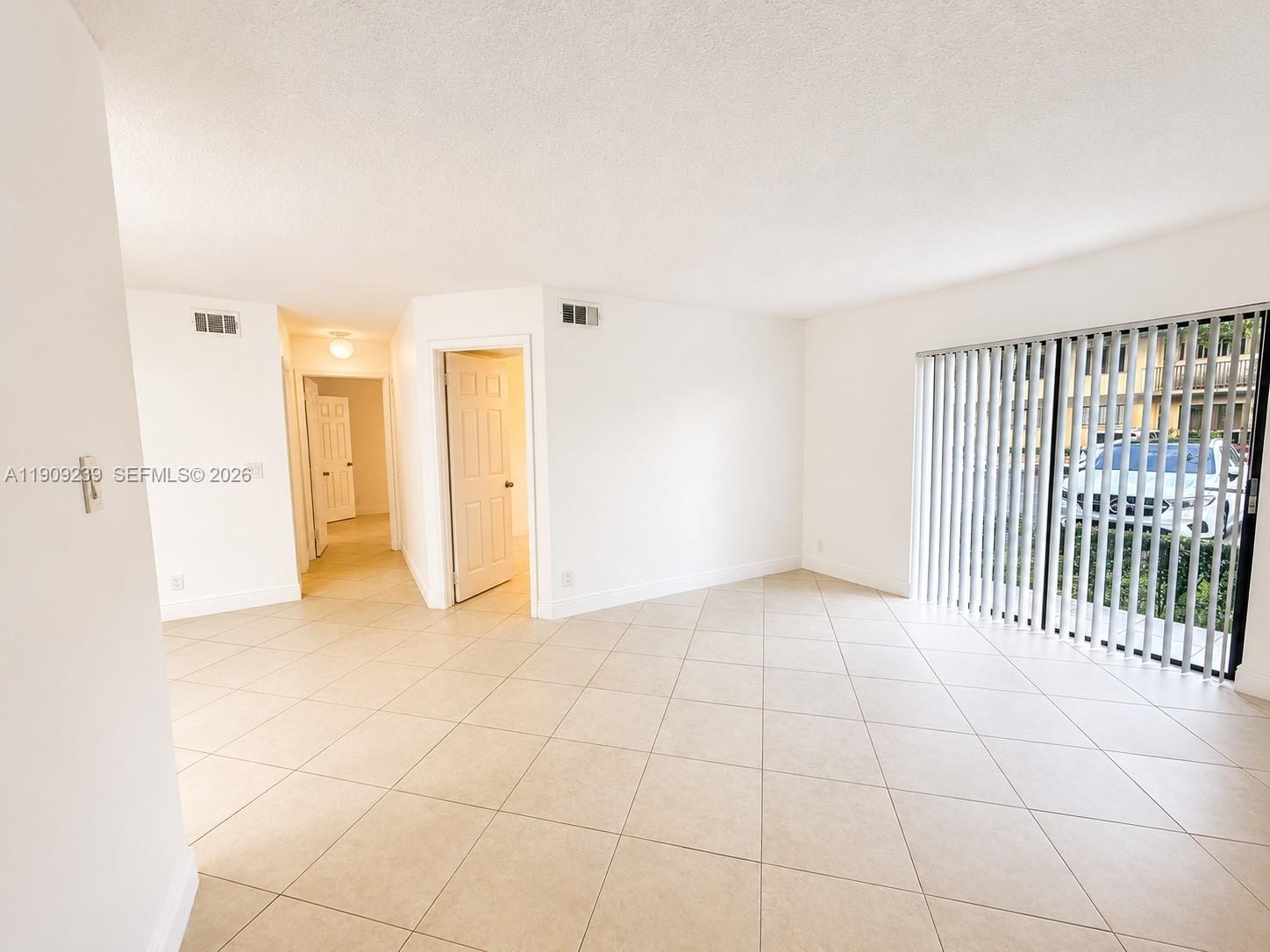TIVOLI TRACE CONDO NO 9 - Residential
