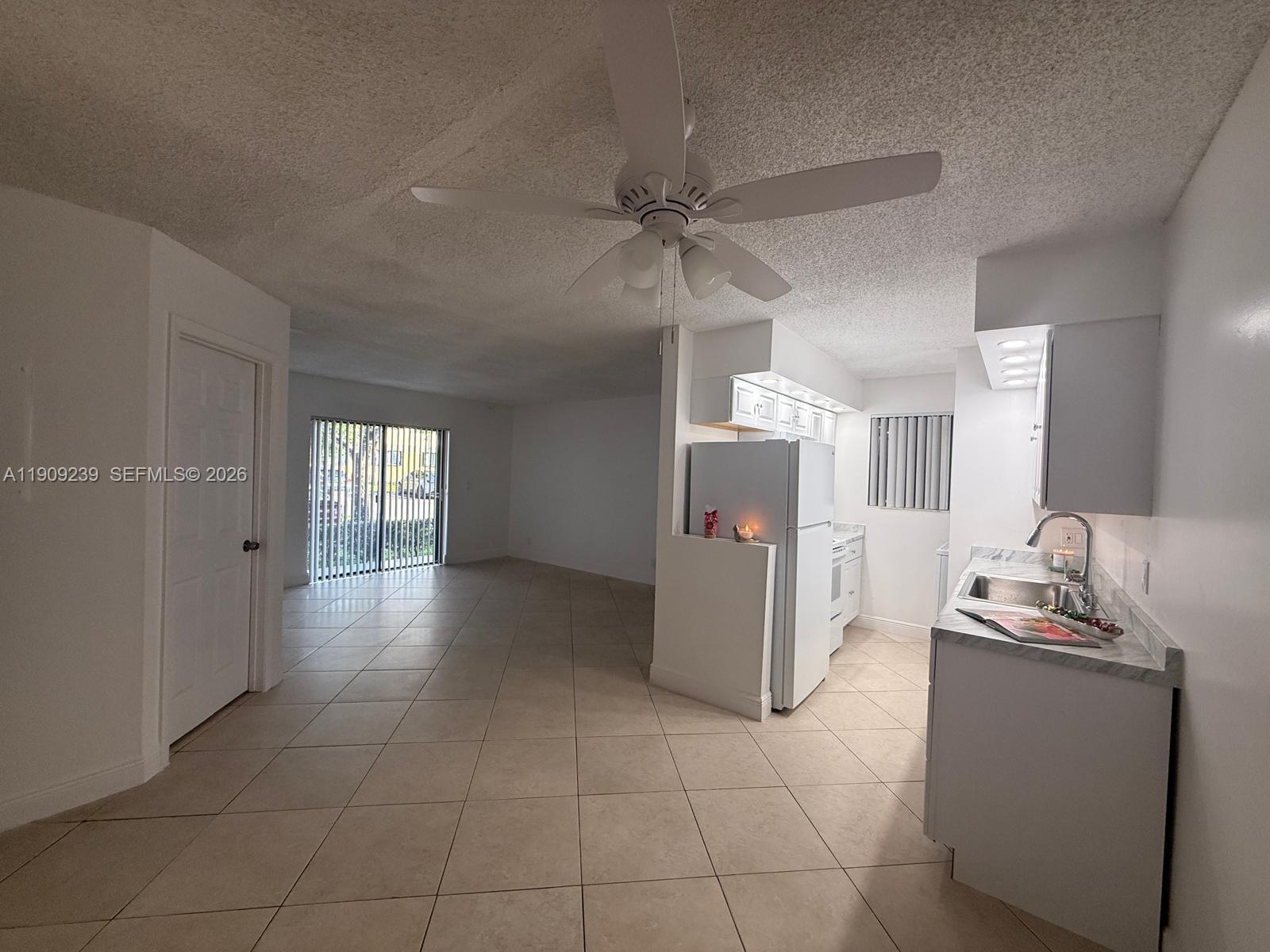 TIVOLI TRACE CONDO NO 9 - Residential