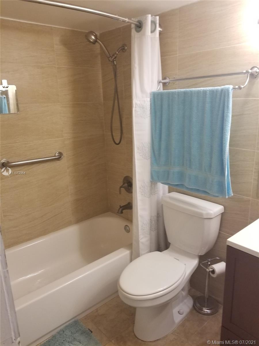 THE AVENTURA BEACH CLUB C - Residential