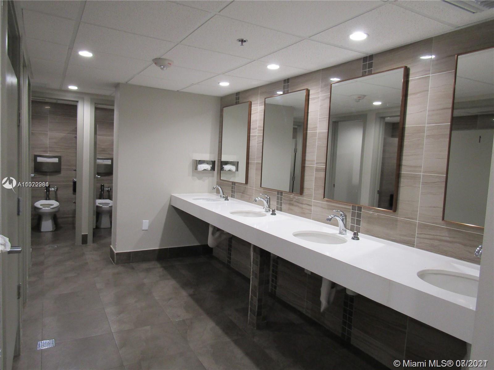THE AVENTURA BEACH CLUB C - Residential