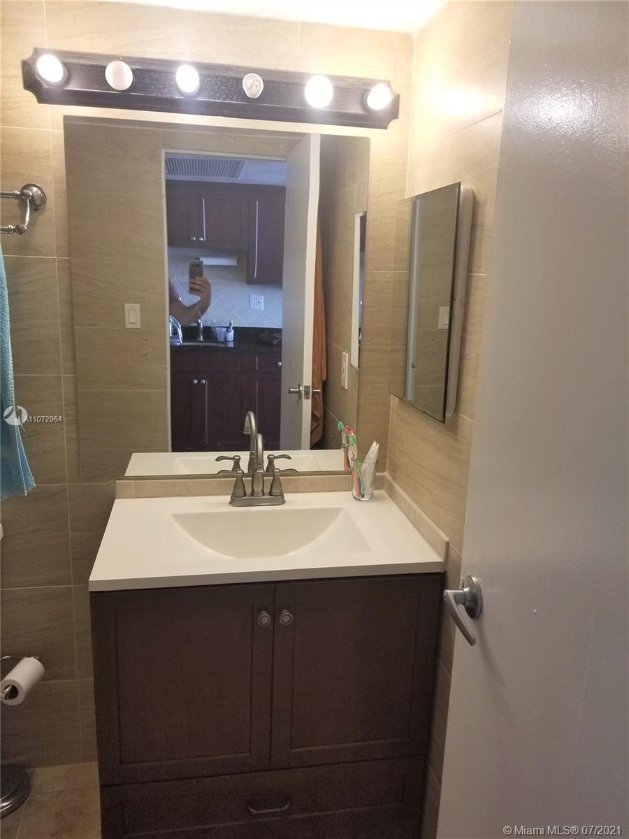 THE AVENTURA BEACH CLUB C - Residential