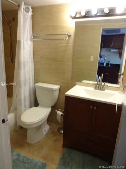 THE AVENTURA BEACH CLUB C - Residential