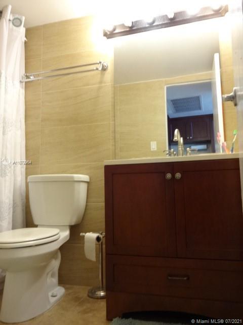 THE AVENTURA BEACH CLUB C - Residential