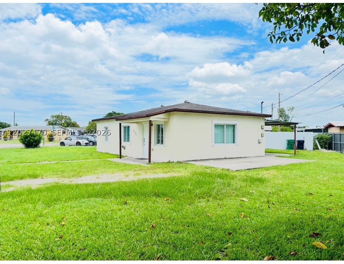 Charming cornet lot single family home, featuring 3 bedrooms 1 bath with all tiles throughout. This well-maintained property offers a covered terrace for relaxing & entertaining. quite neighborhood close to turnpike, parks, school and market.