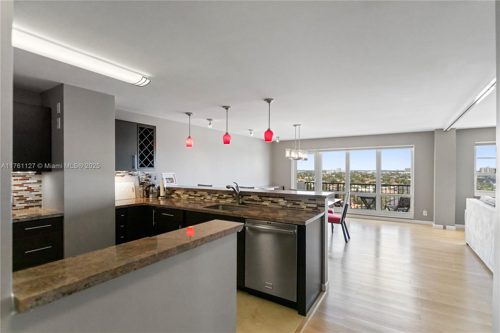 ESSEX TOWER CONDO - Residential Lease