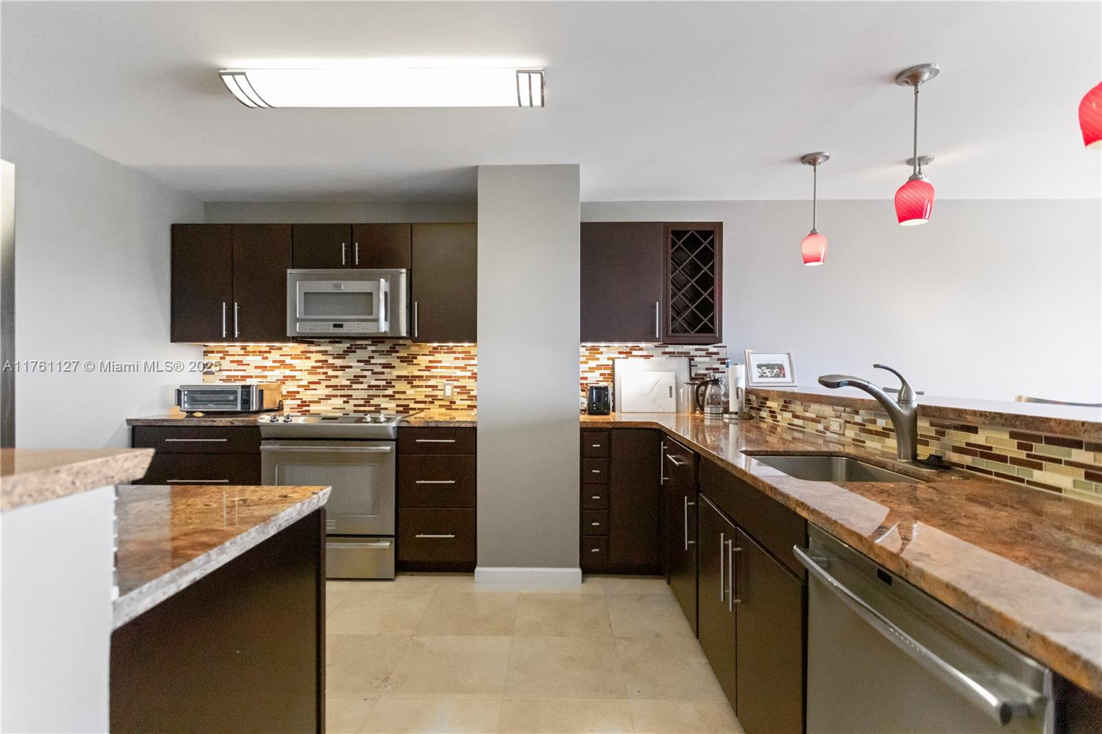 ESSEX TOWER CONDO - Residential Lease