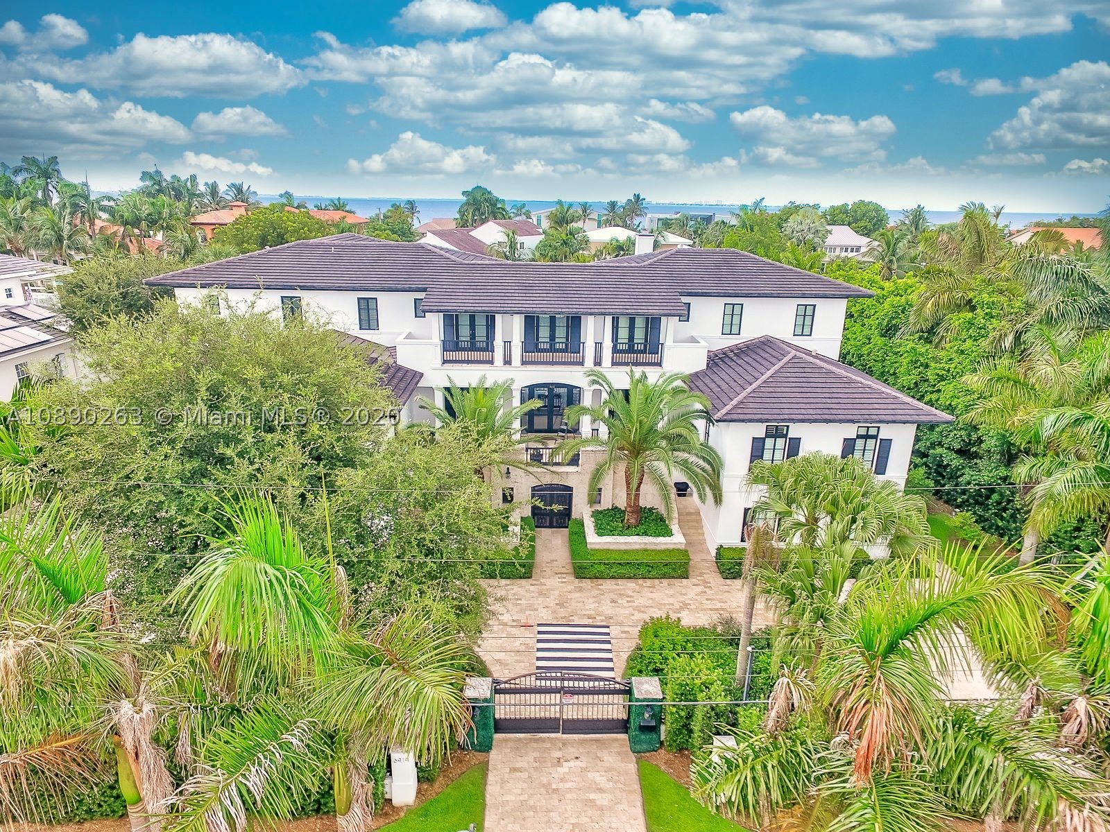 SUNRISE HARBOUR REV PL - Residential