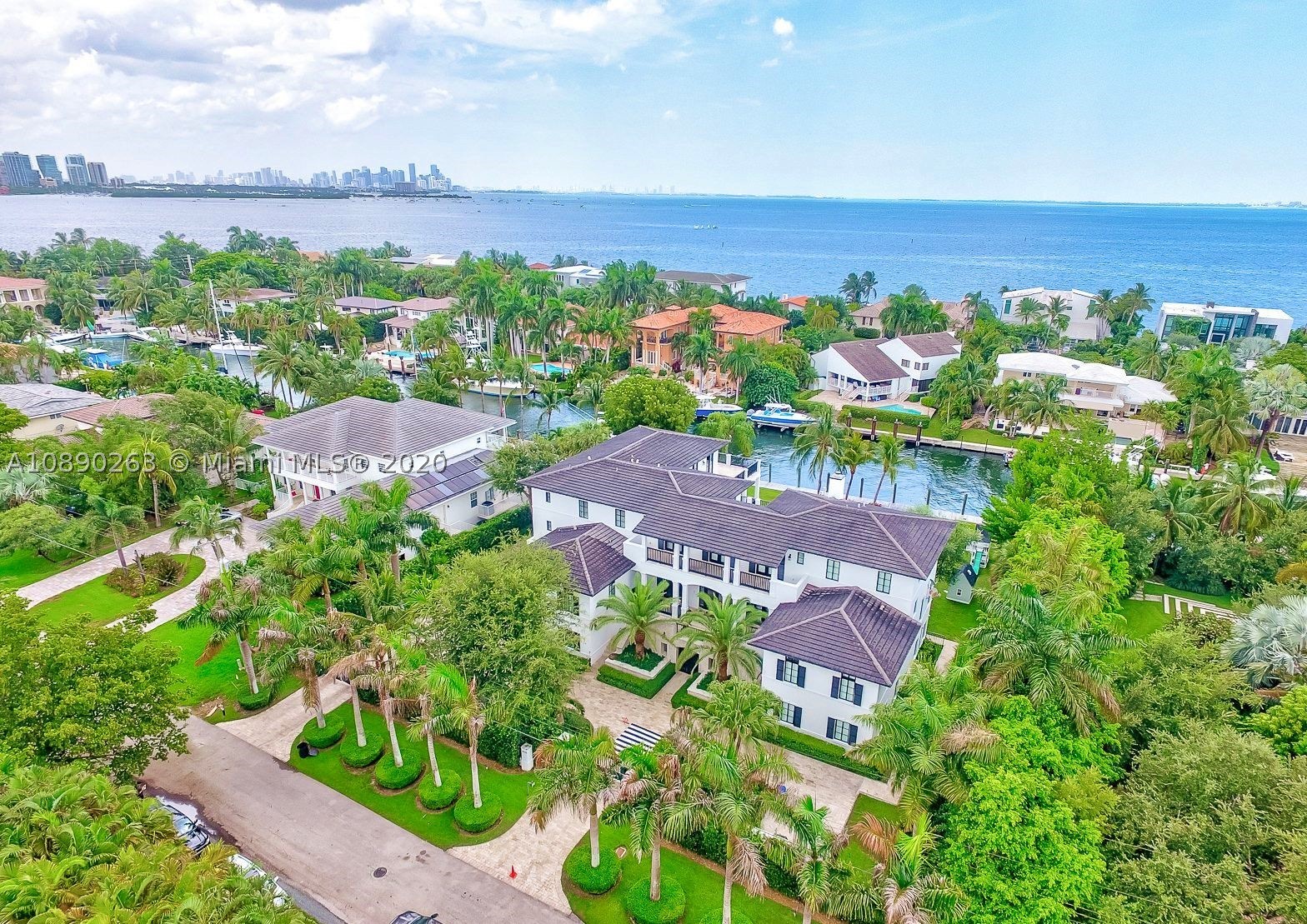 SUNRISE HARBOUR REV PL - Residential