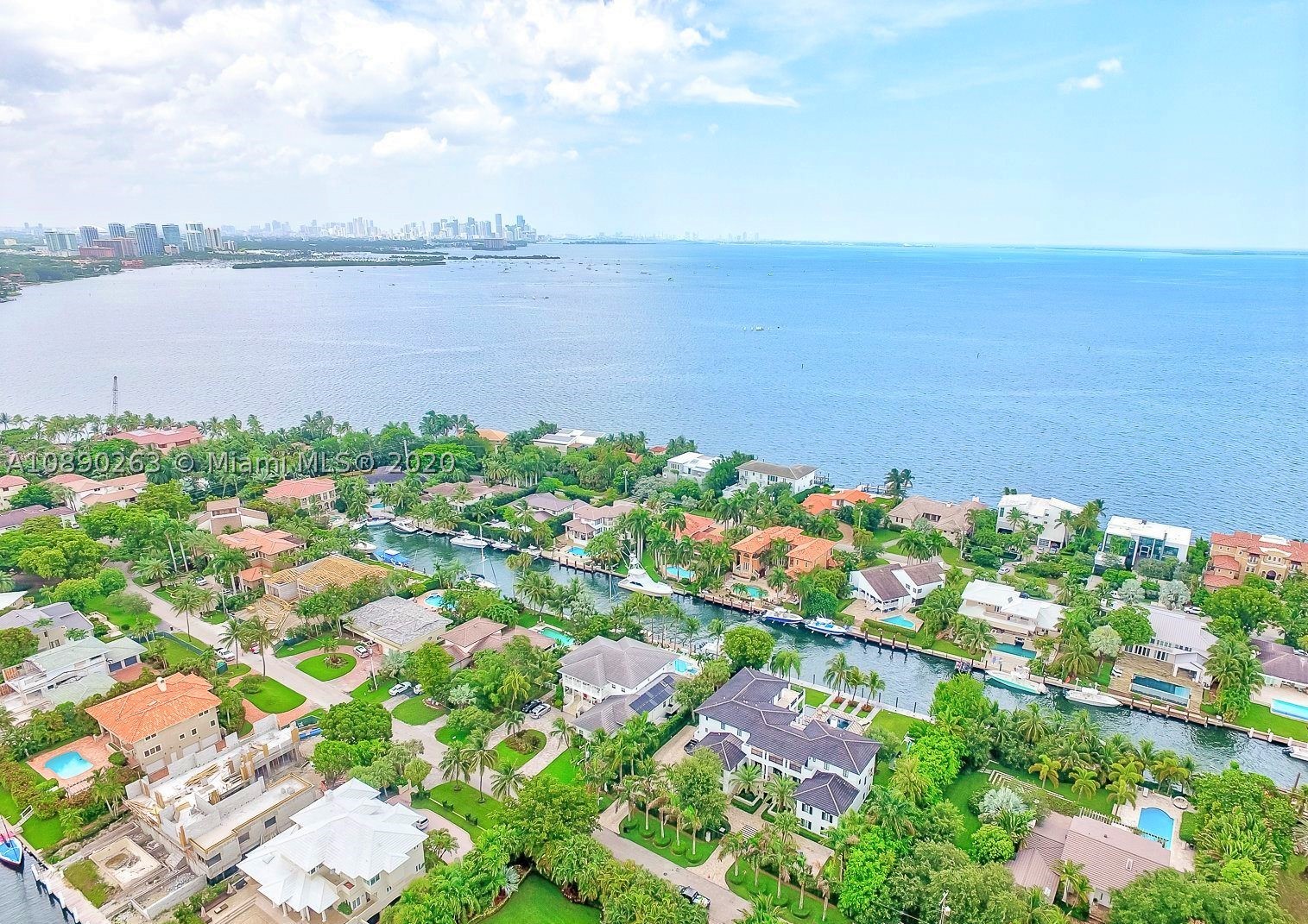 SUNRISE HARBOUR REV PL - Residential