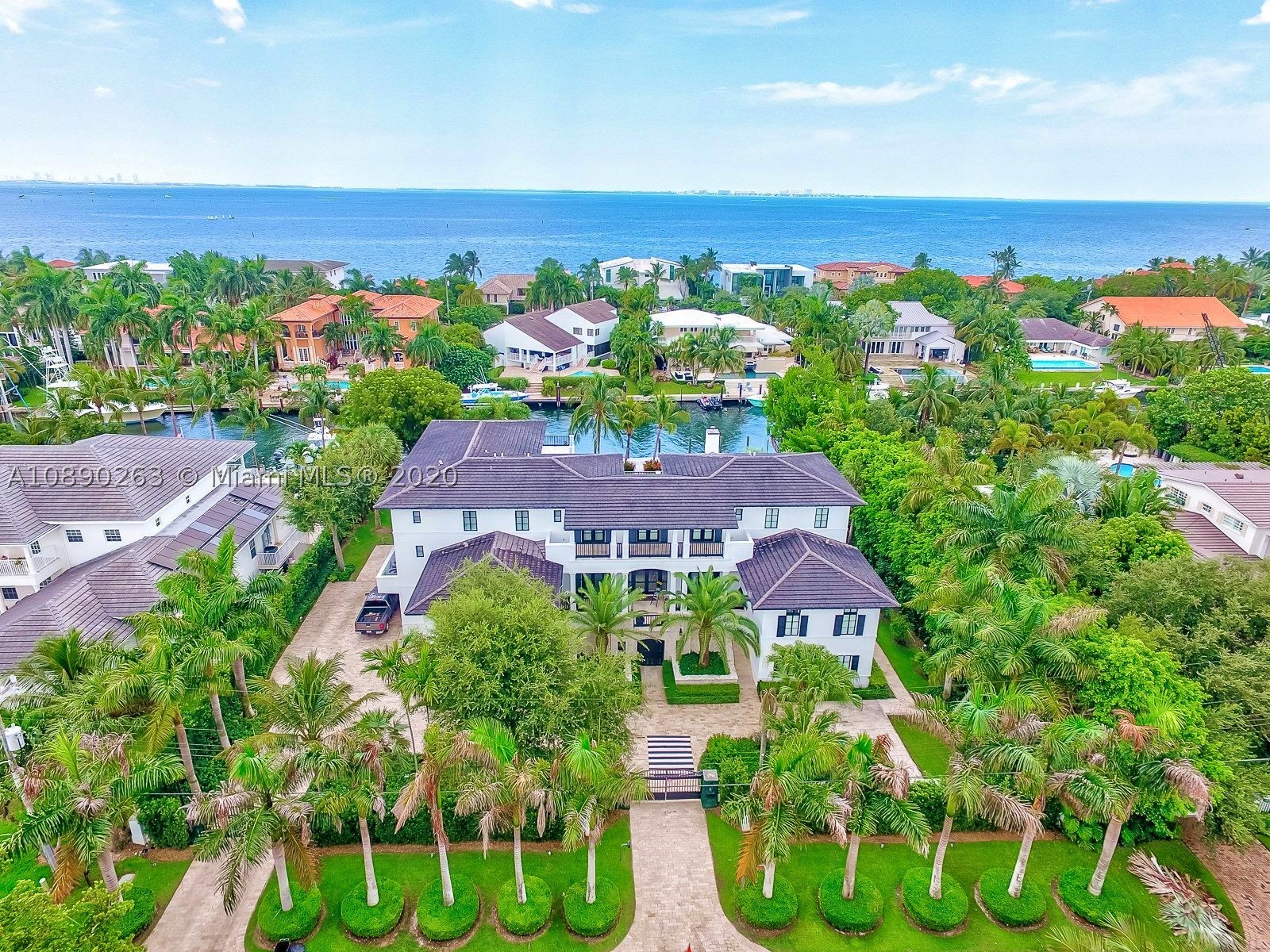 SUNRISE HARBOUR REV PL - Residential