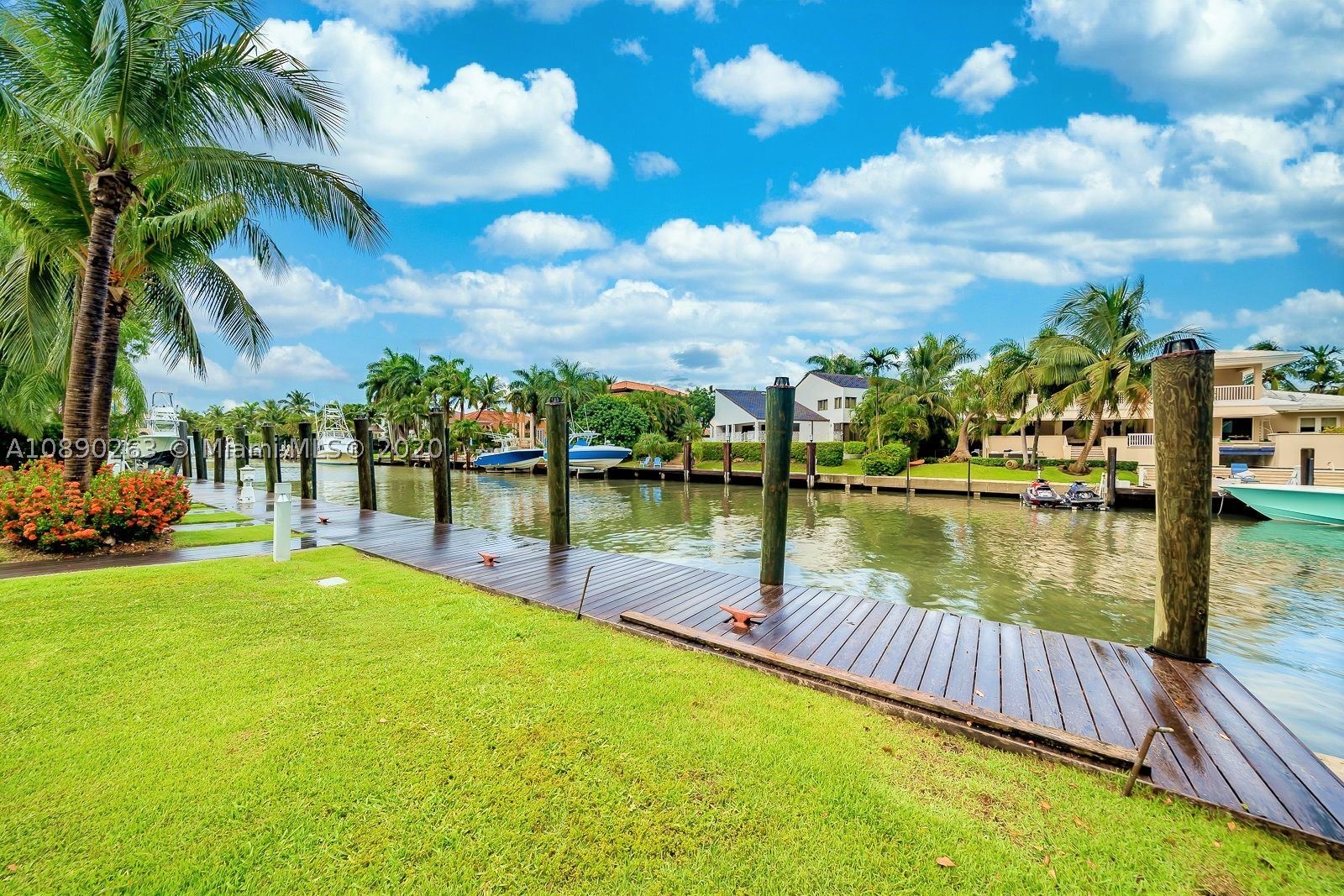 SUNRISE HARBOUR REV PL - Residential