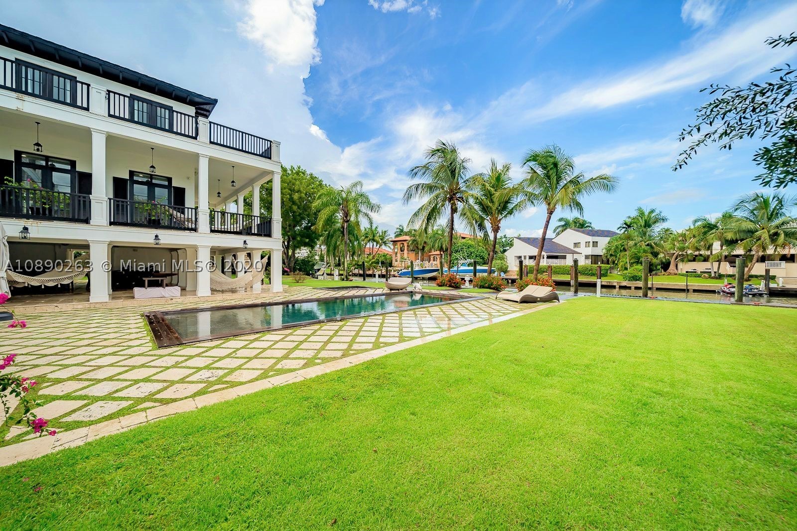 SUNRISE HARBOUR REV PL - Residential
