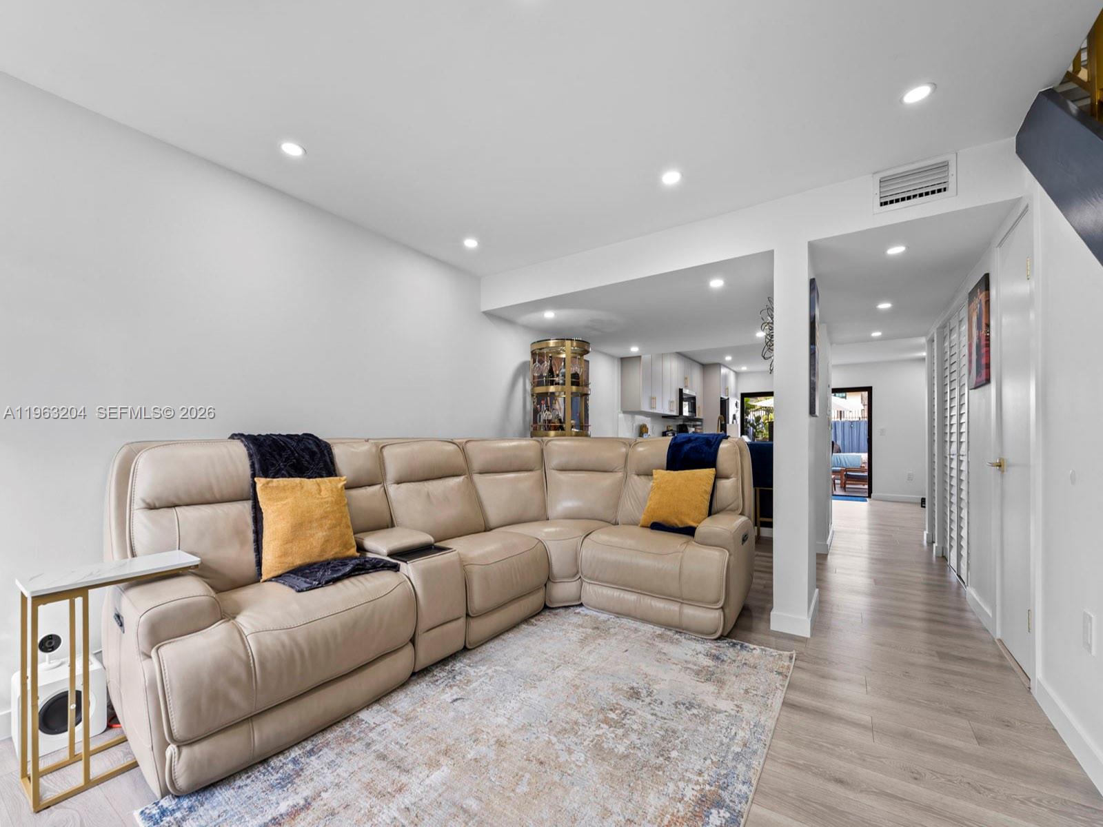 NEW PASEOS CASTELLANOS CO - Residential