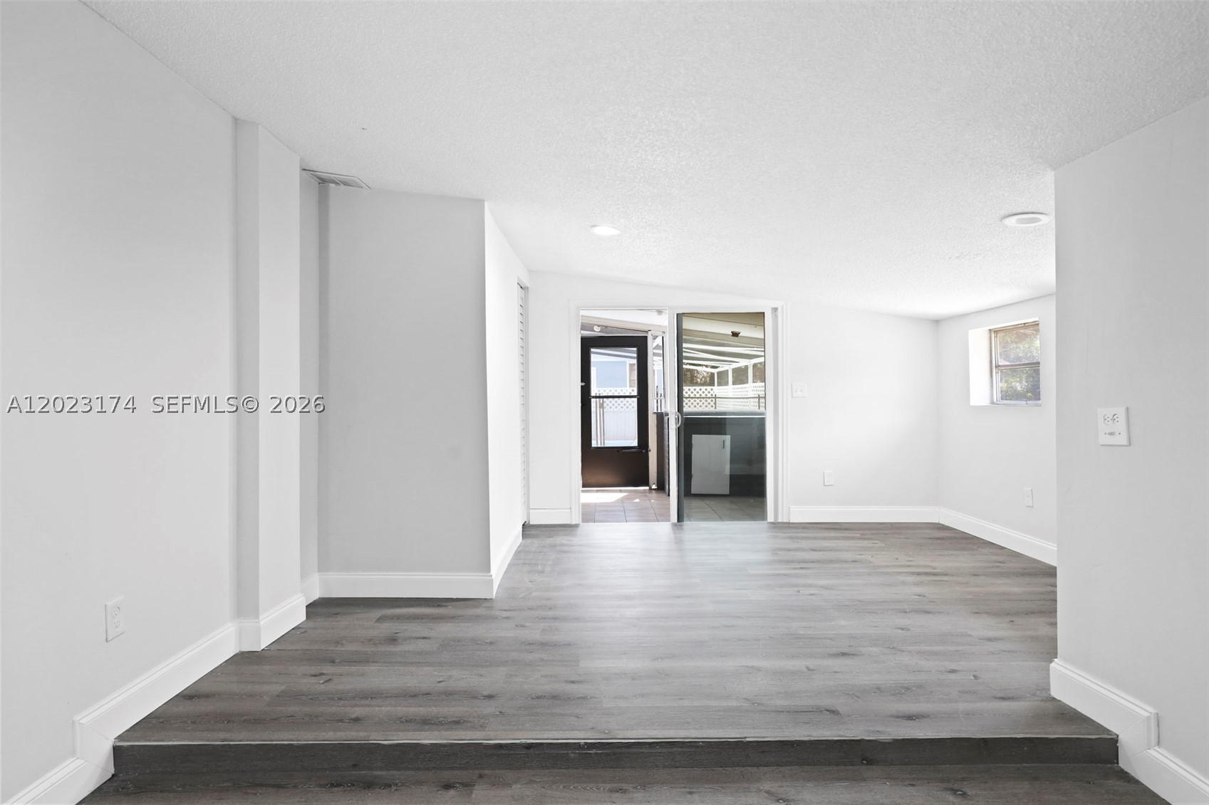 MARAVILLA ESTATES - Residential