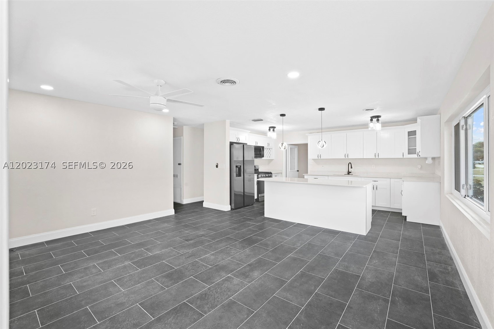 MARAVILLA ESTATES - Residential