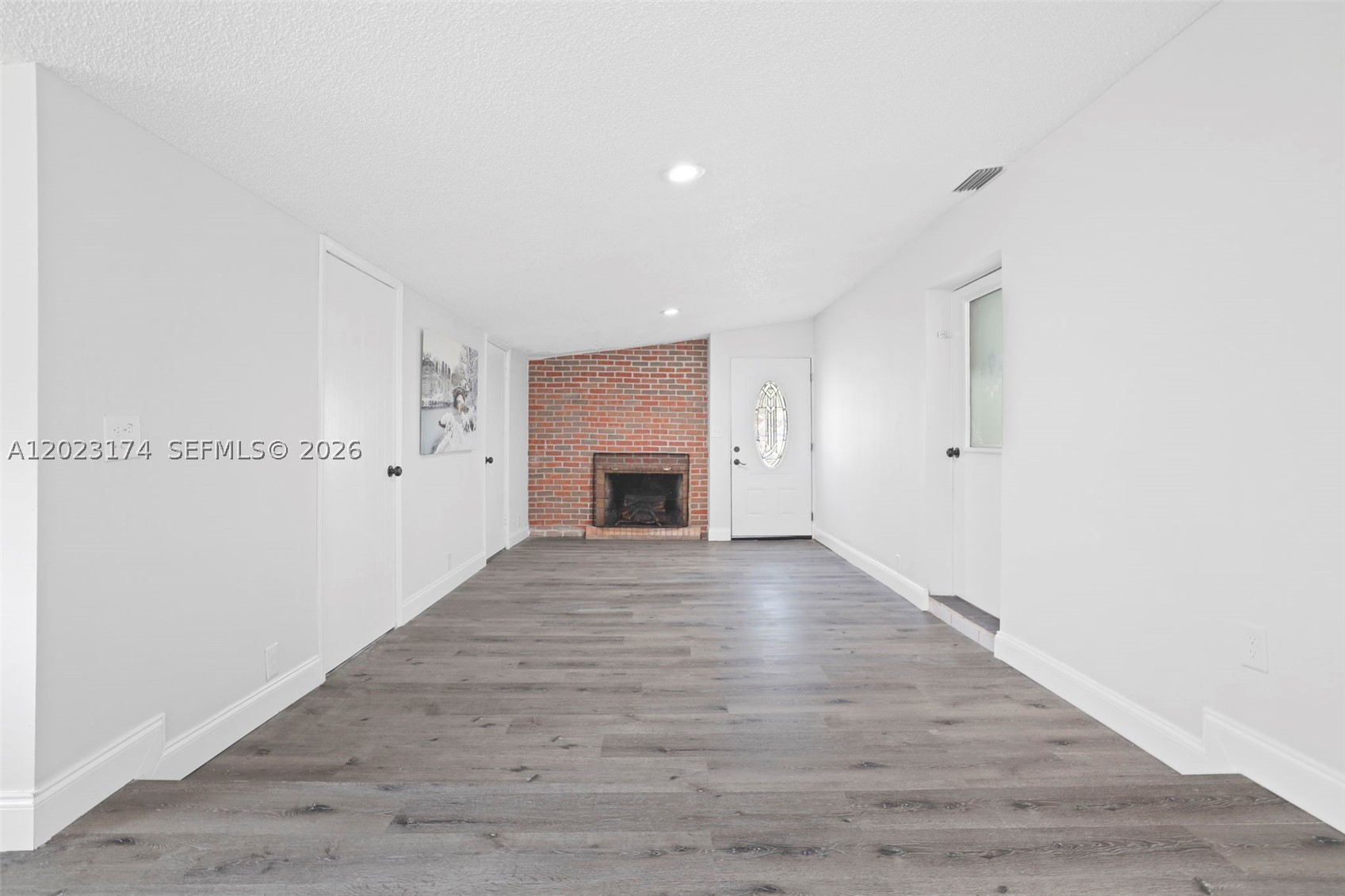 MARAVILLA ESTATES - Residential