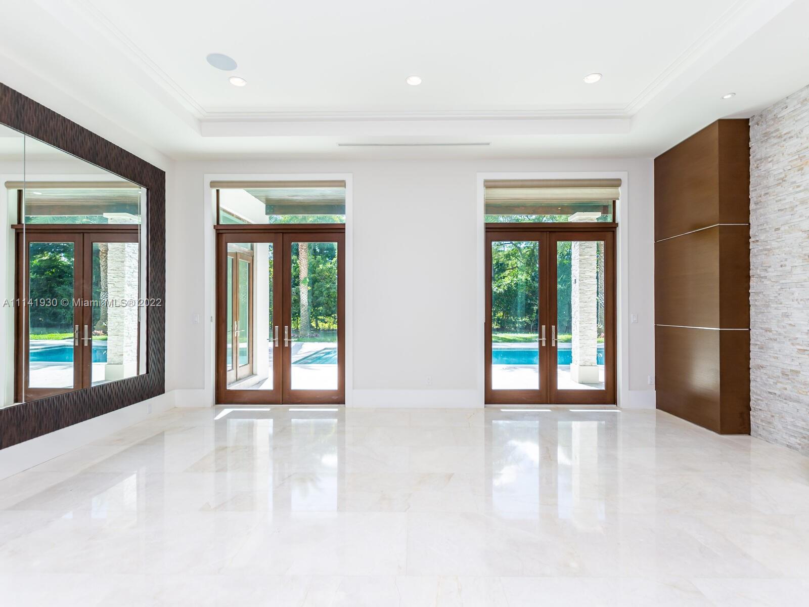 COLLINS ACRES - Residential