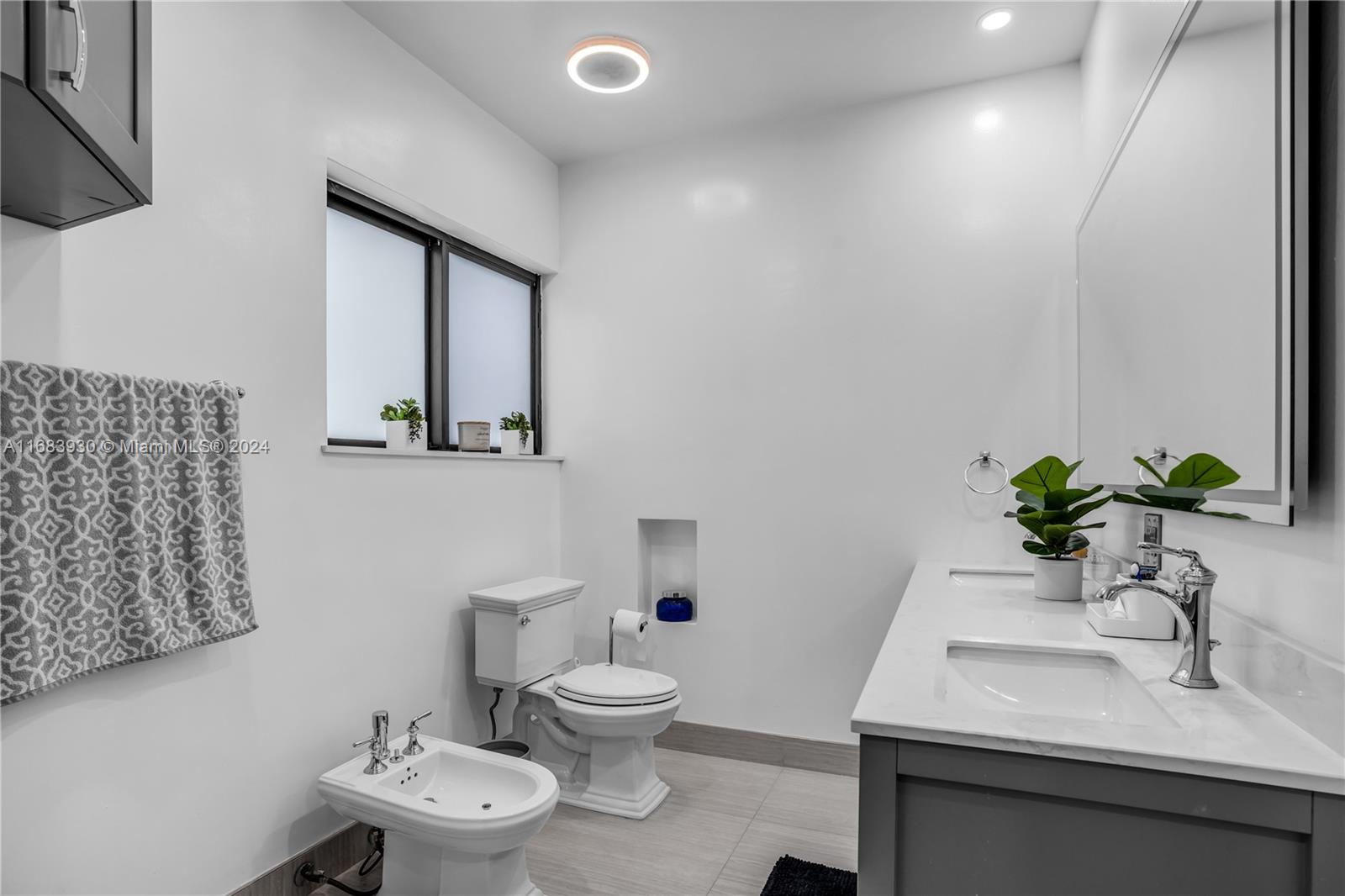 BISMARK HOMES AT VENEZIA - Residential