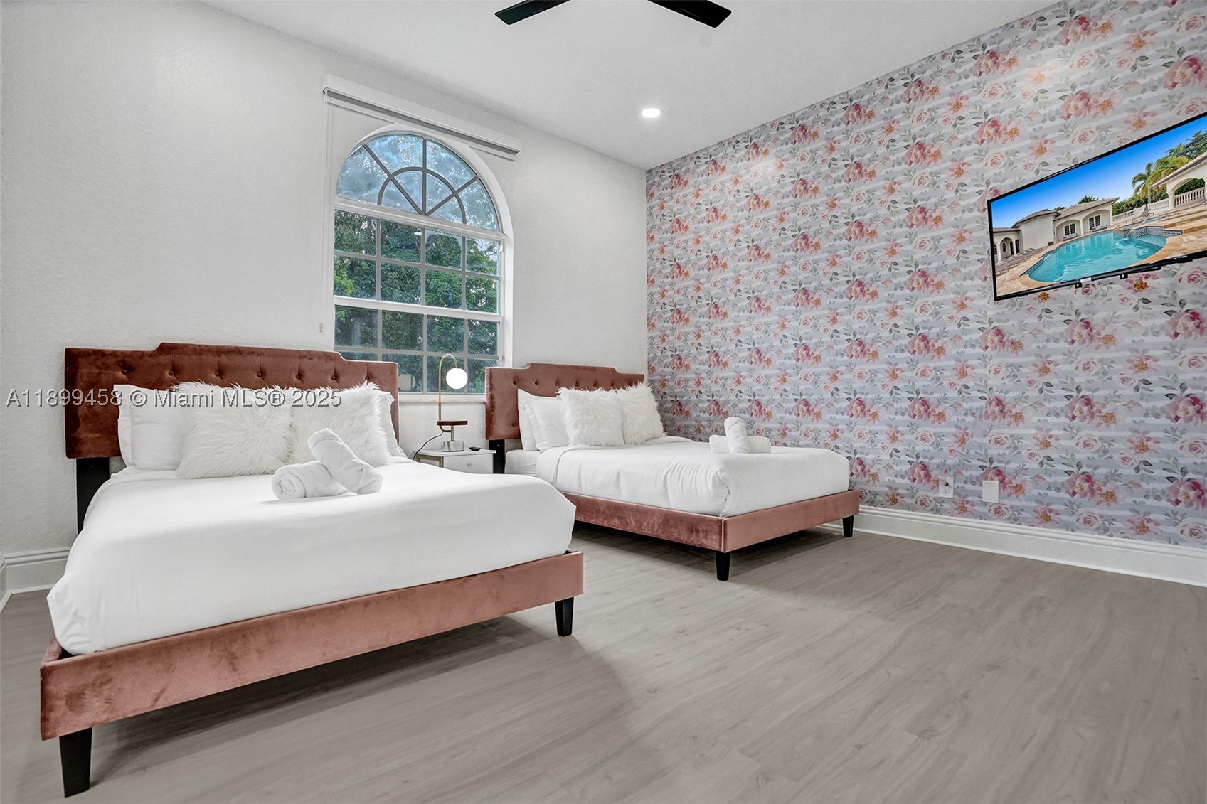 PINE MEADOW ESTATES - Residential