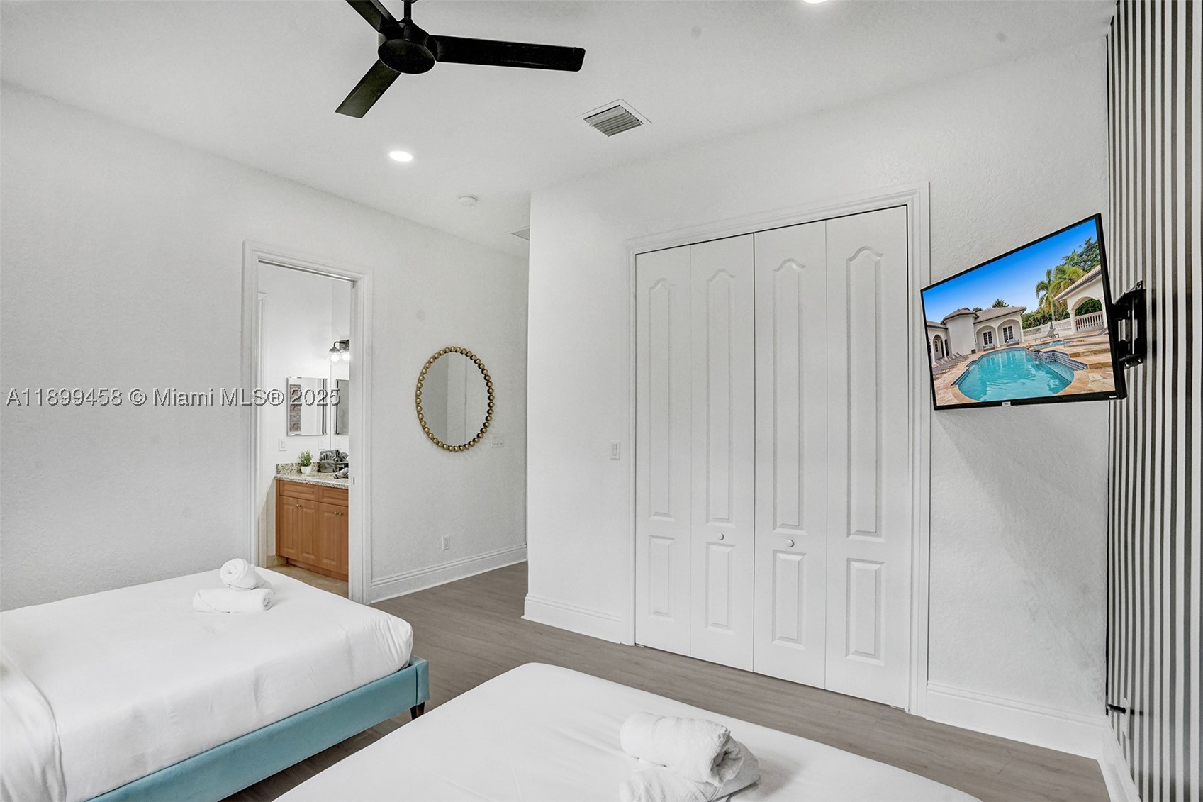 PINE MEADOW ESTATES - Residential