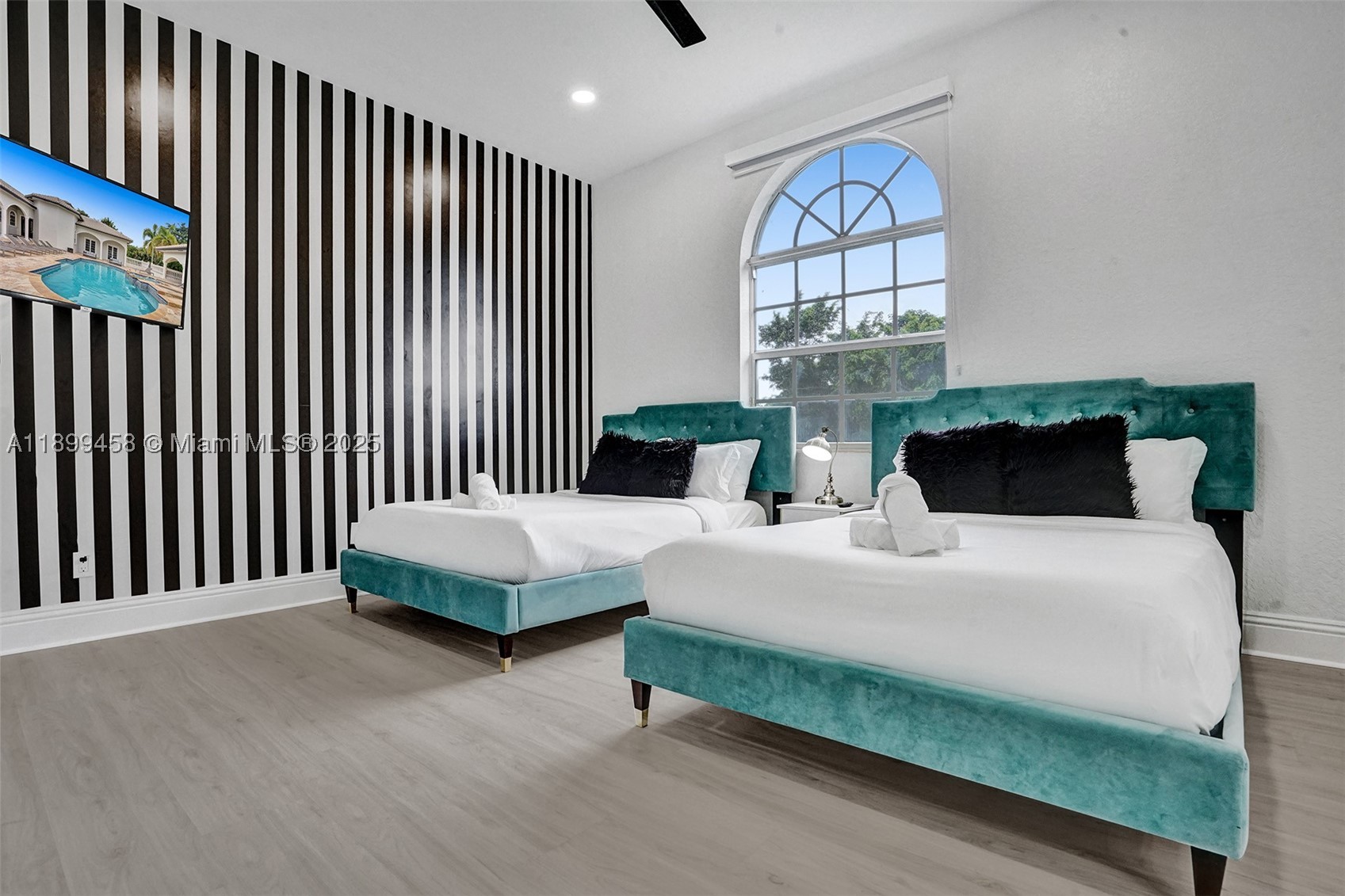 PINE MEADOW ESTATES - Residential
