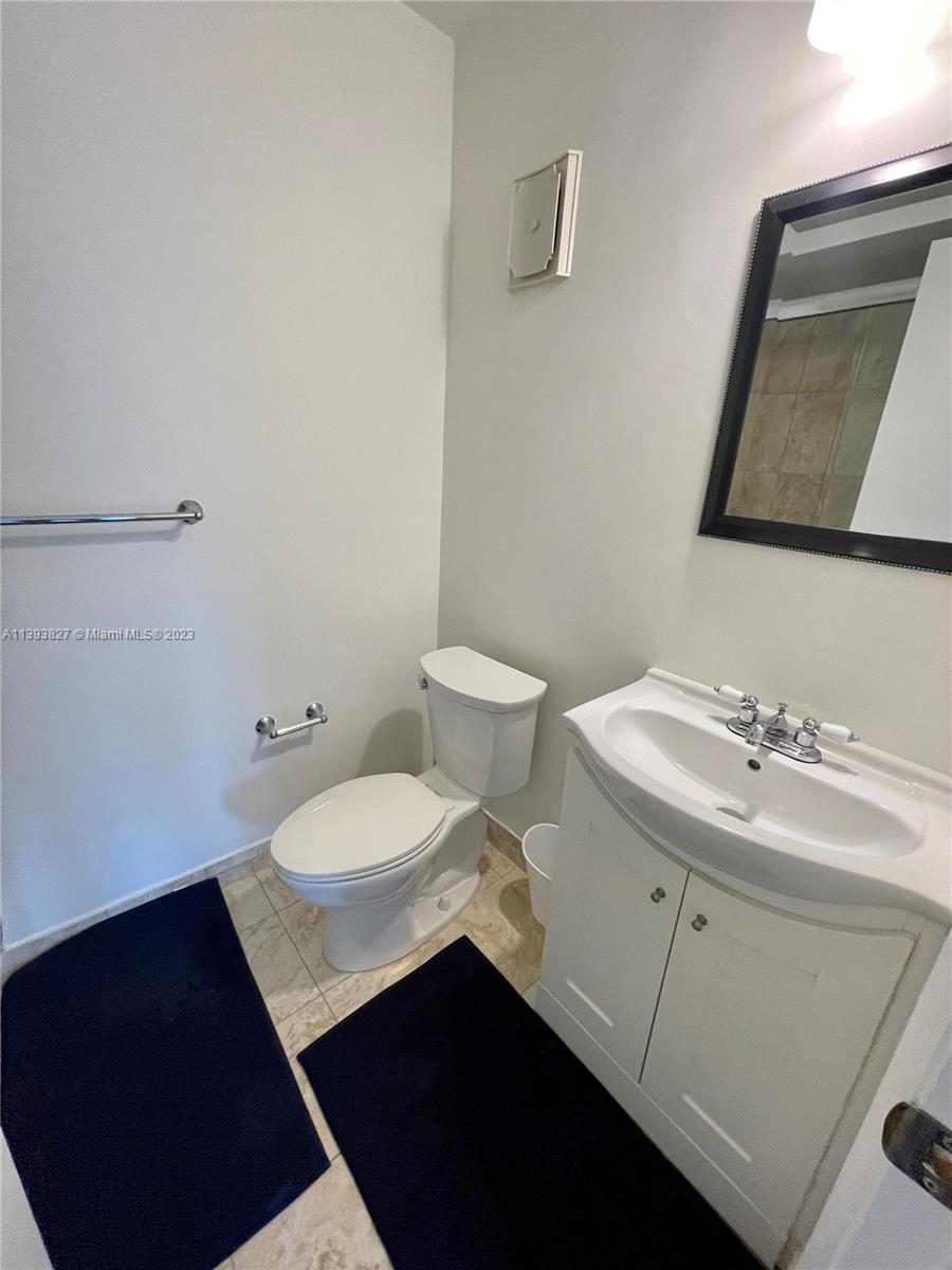 BEACH CLUB VILLAS CONDO I - Residential Lease