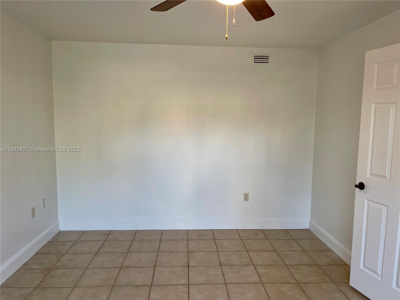 BEACH CLUB VILLAS CONDO I - Residential Lease