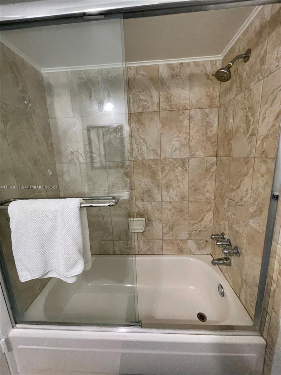 BEACH CLUB VILLAS CONDO I - Residential Lease