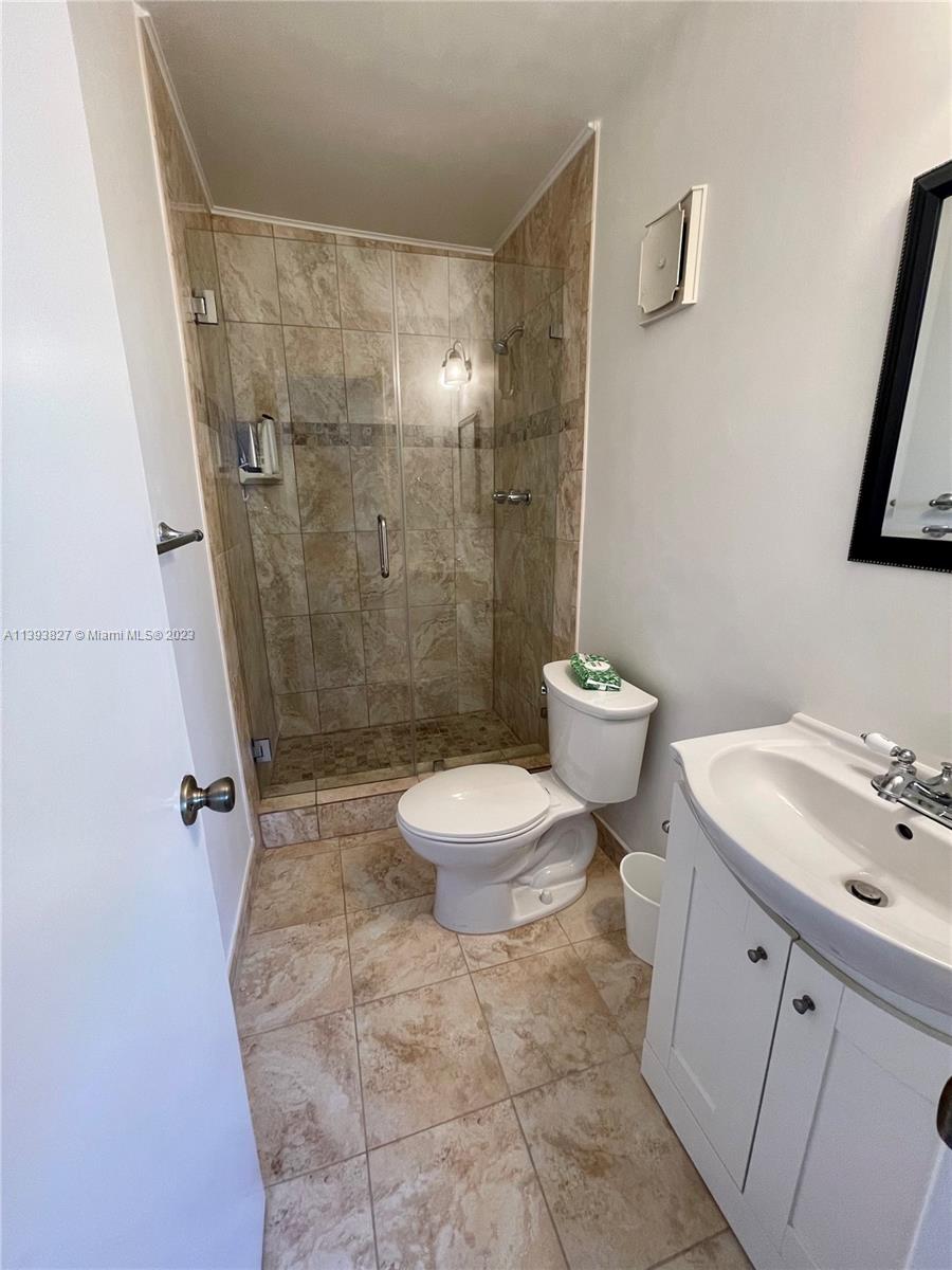 BEACH CLUB VILLAS CONDO I - Residential Lease