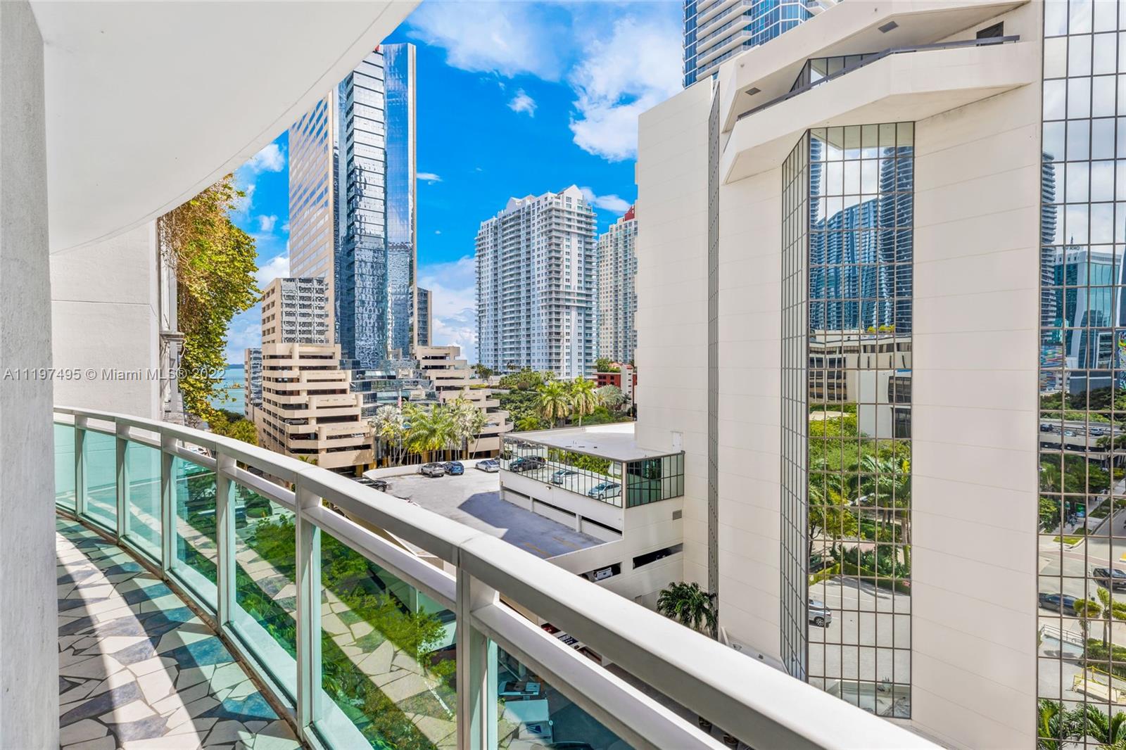 THE PLAZA 901 BRICKELL CO - Residential