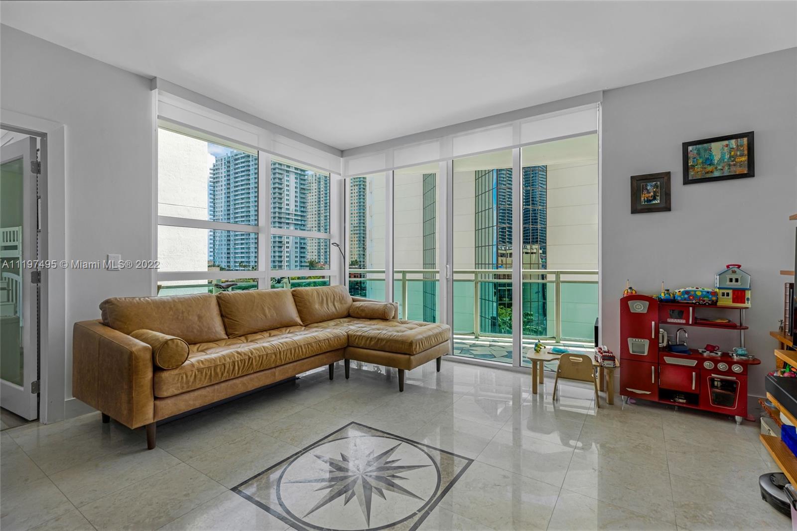 THE PLAZA 901 BRICKELL CO - Residential