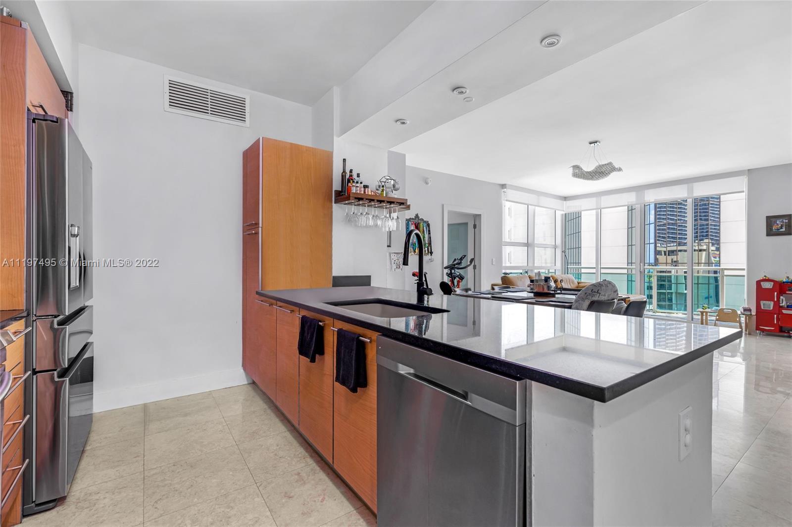 THE PLAZA 901 BRICKELL CO - Residential