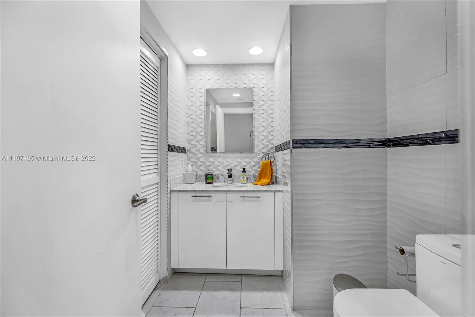 THE PLAZA 901 BRICKELL CO - Residential