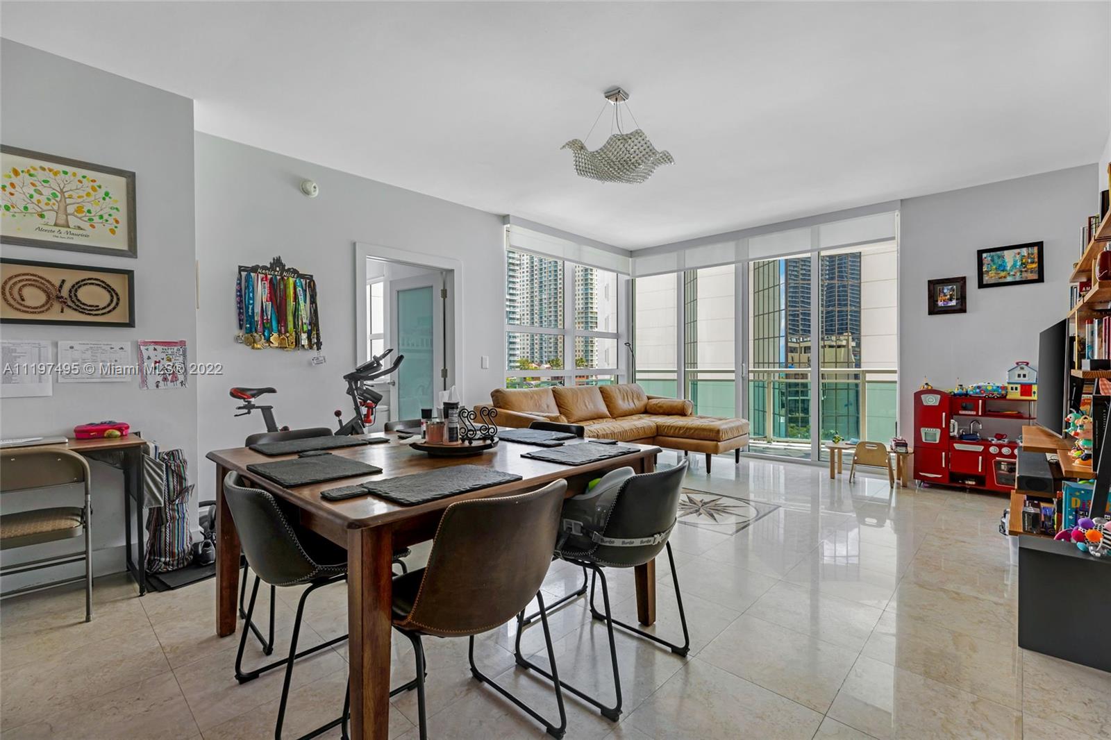 THE PLAZA 901 BRICKELL CO - Residential